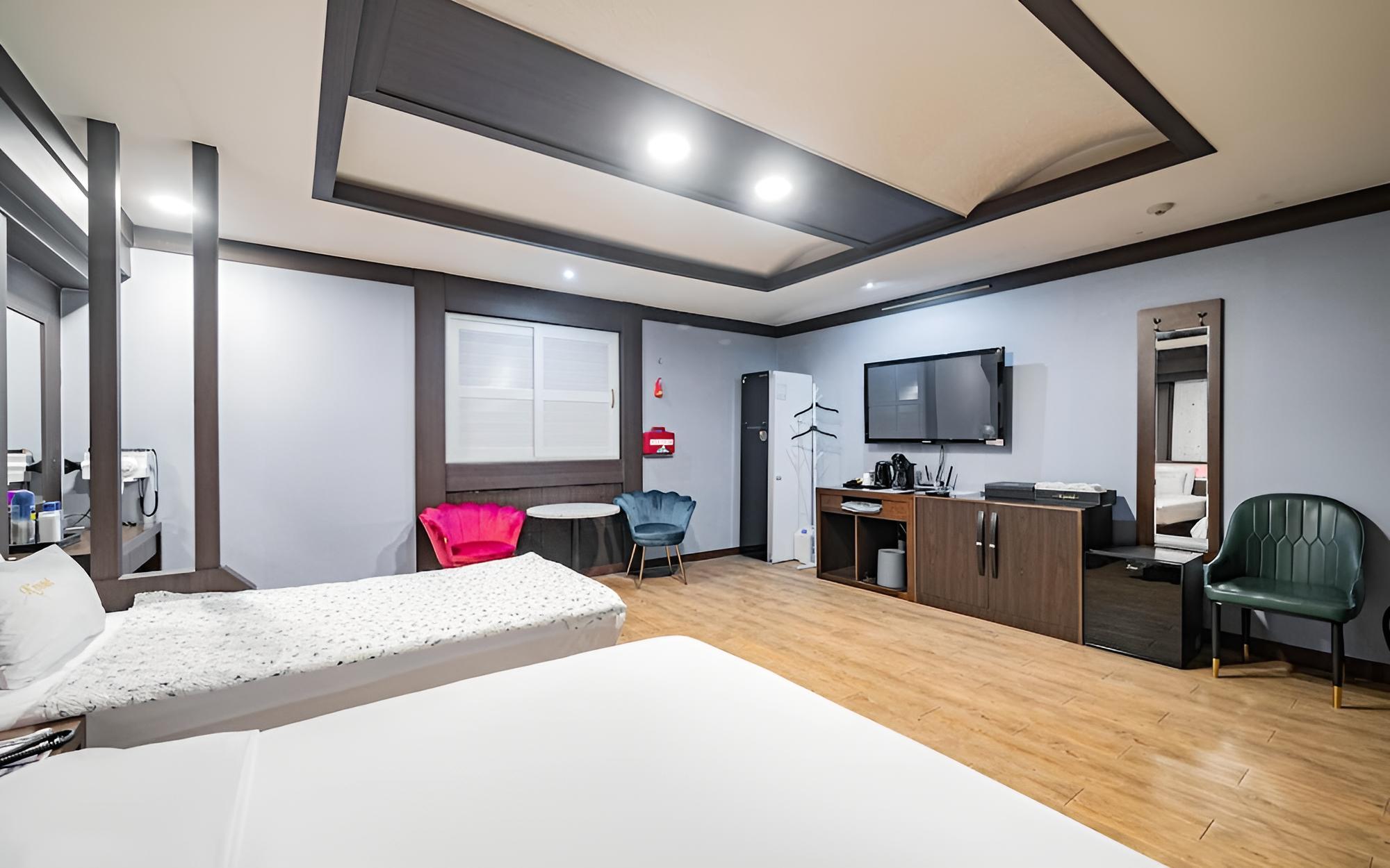 Room (Deluxe - Twin)
