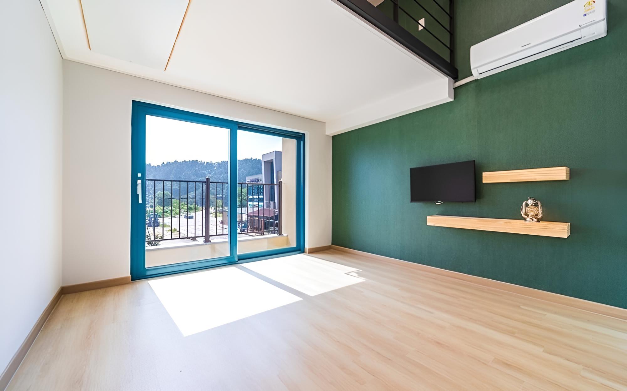 Room (Ondol Room-1)