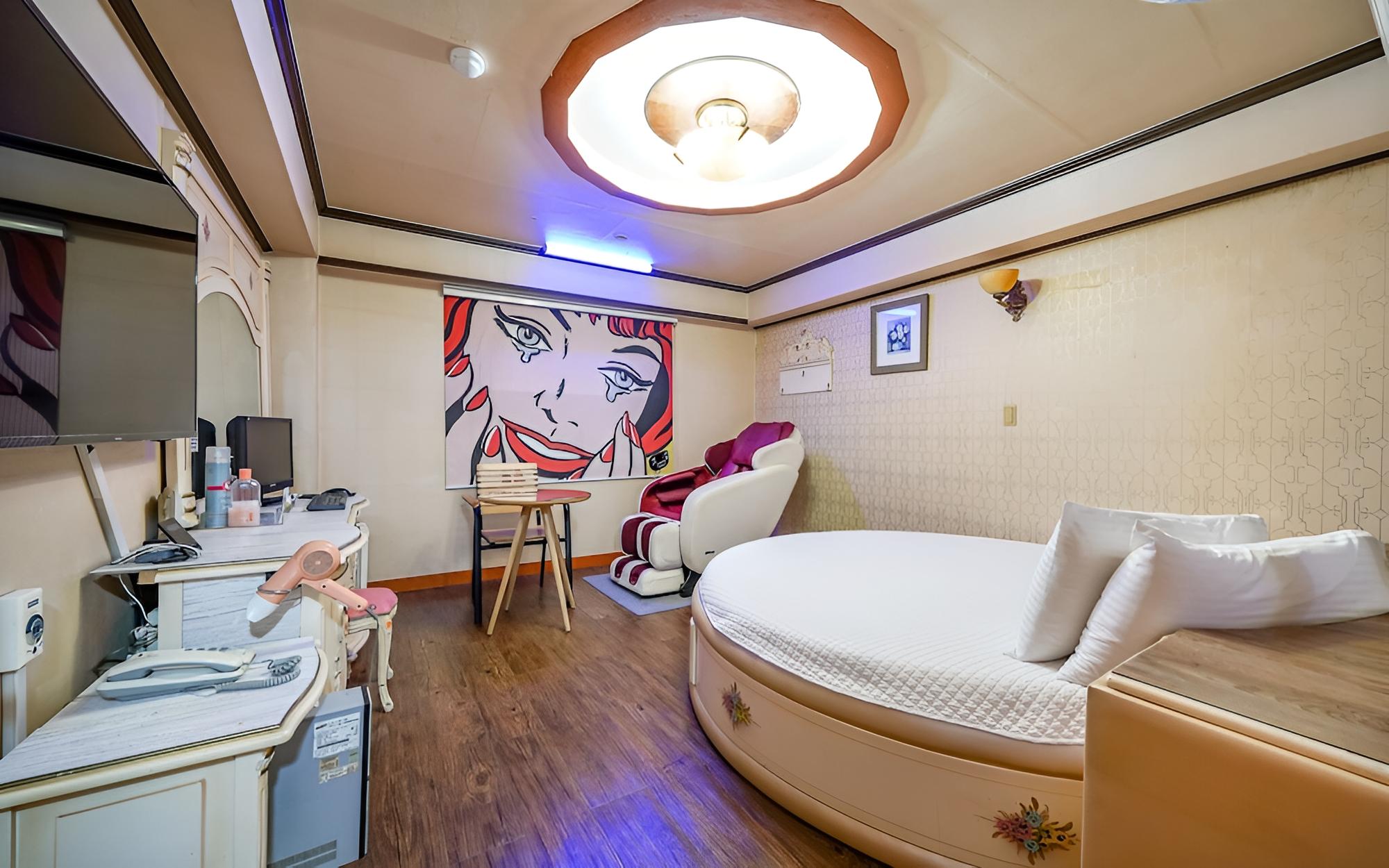 Room (Massage chair room (Netflix Disney Pl)