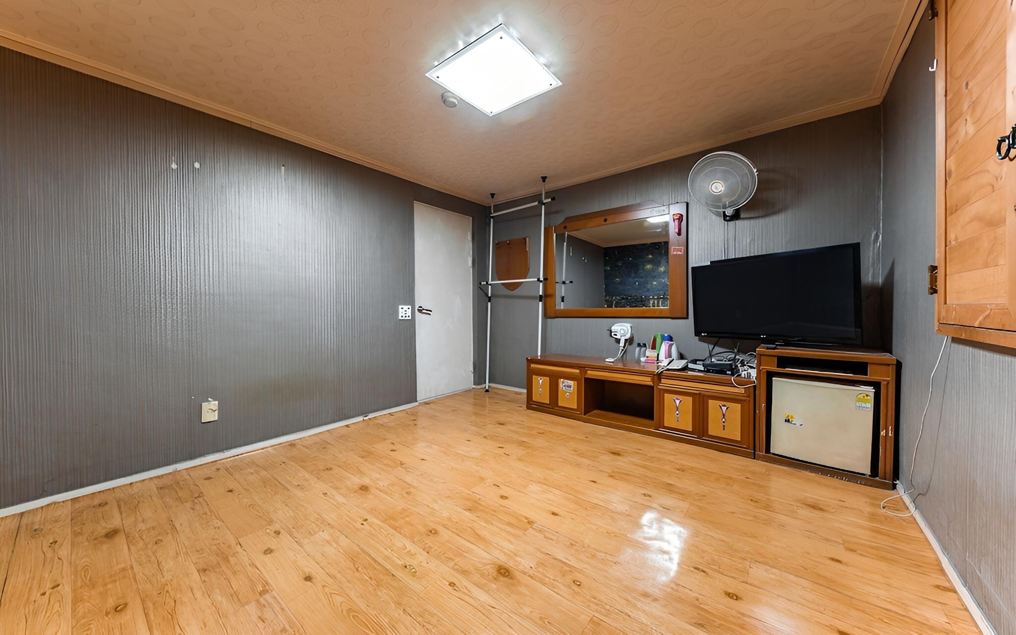 Room (Ondol Small) - Photo 3