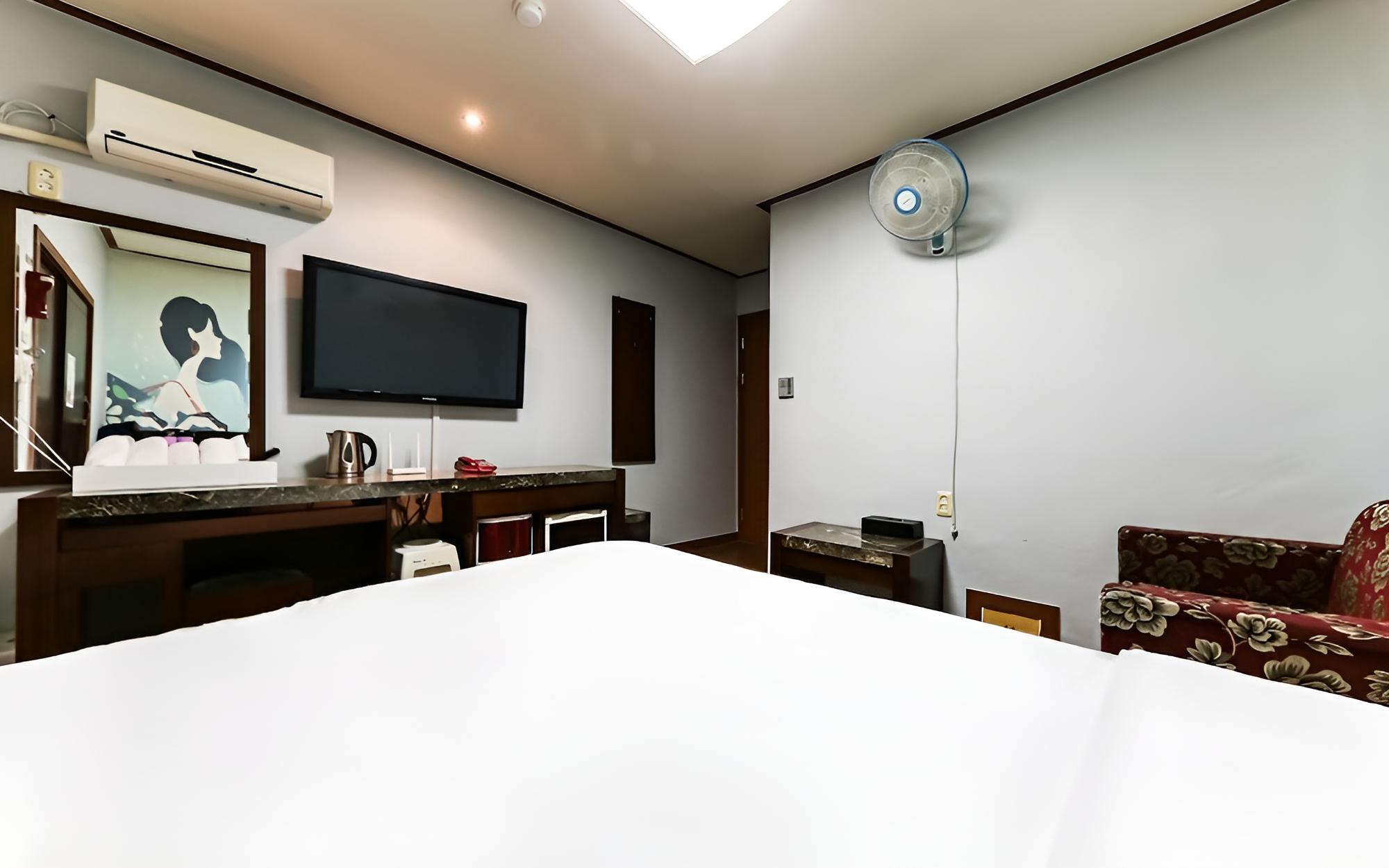 Room (Standard room (tub additional cost 50) - Photo 4