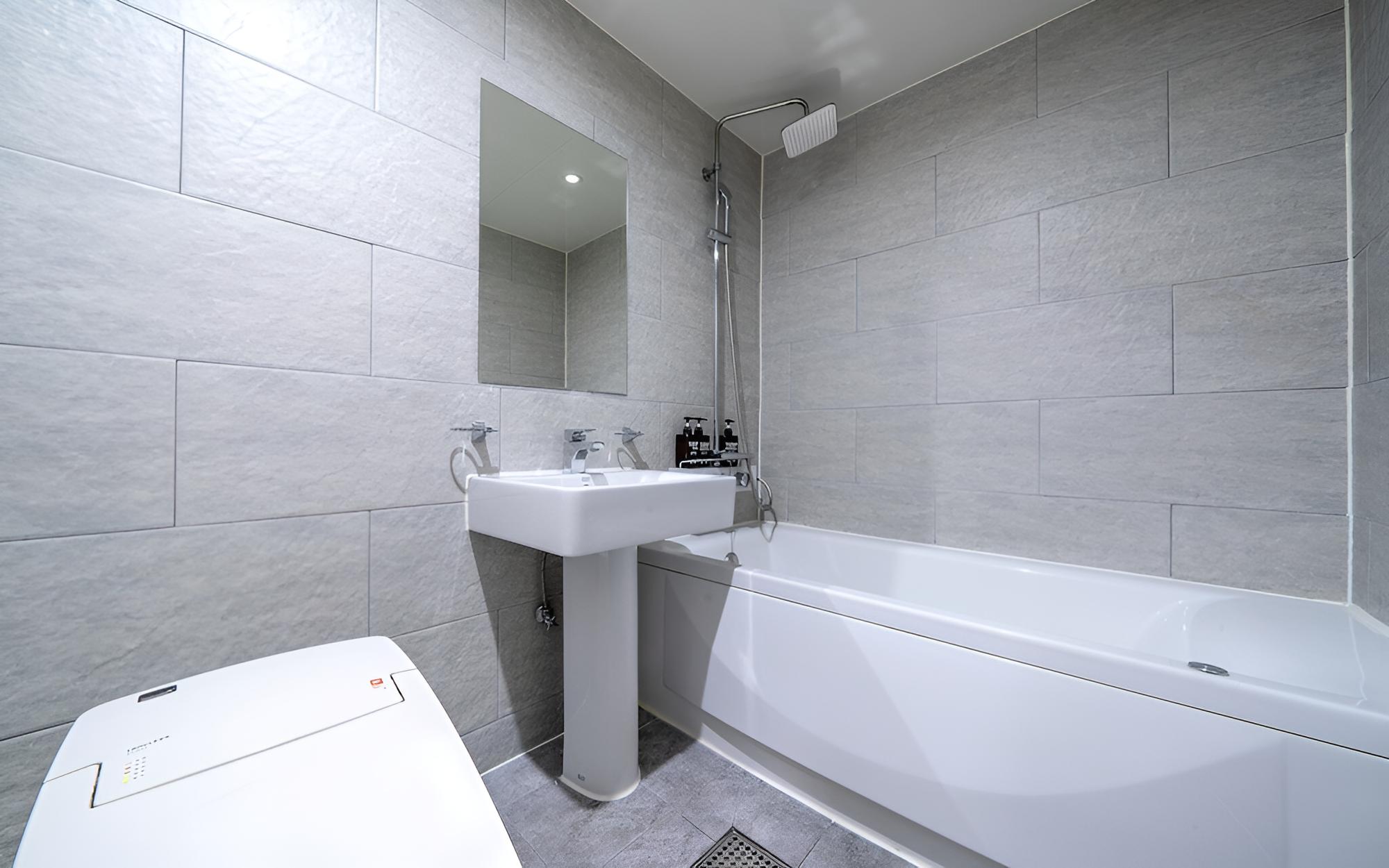 Room (VIP (massage chair air purifier batht) - Photo 13