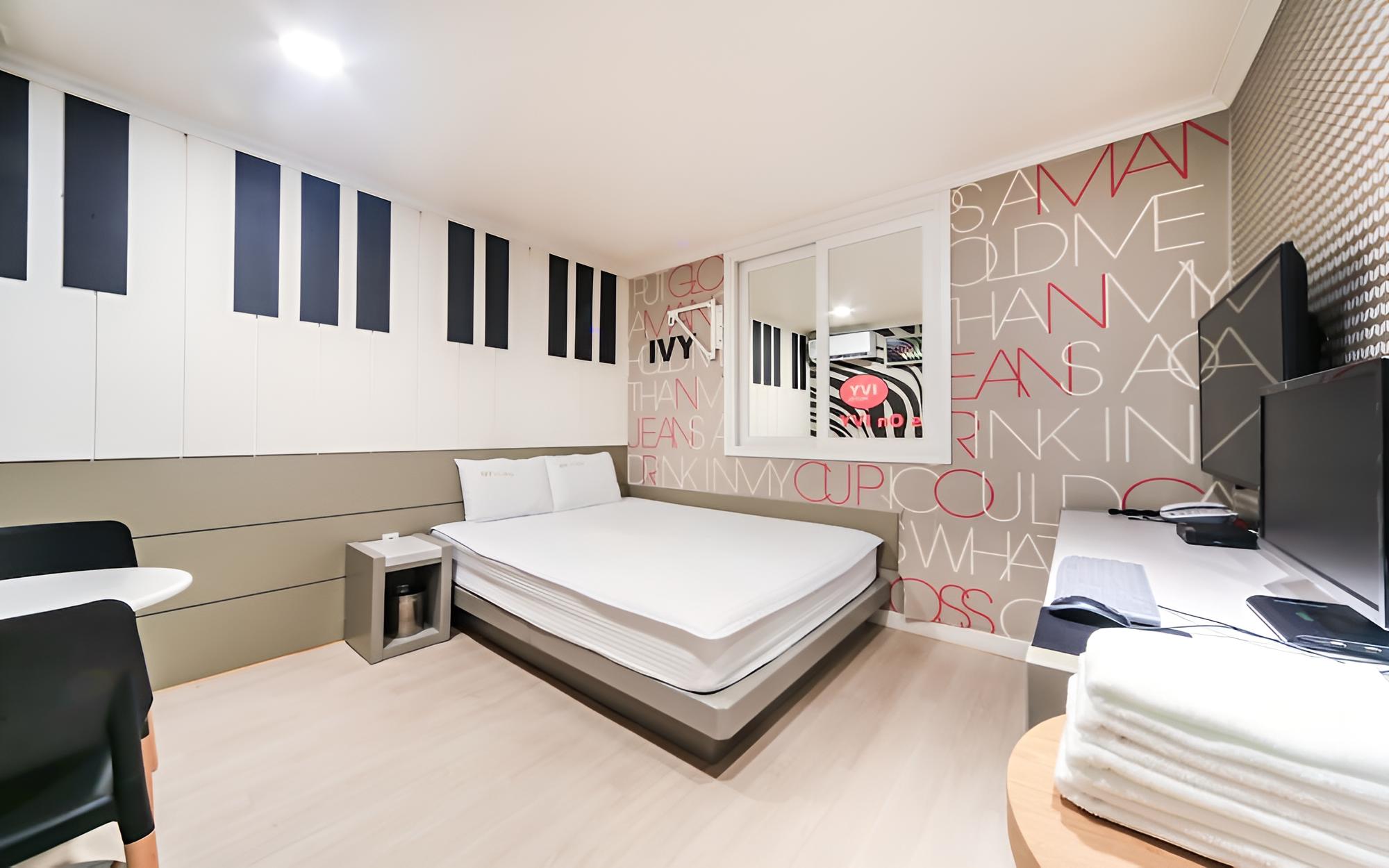 Room (Standard Room (1 Bed))