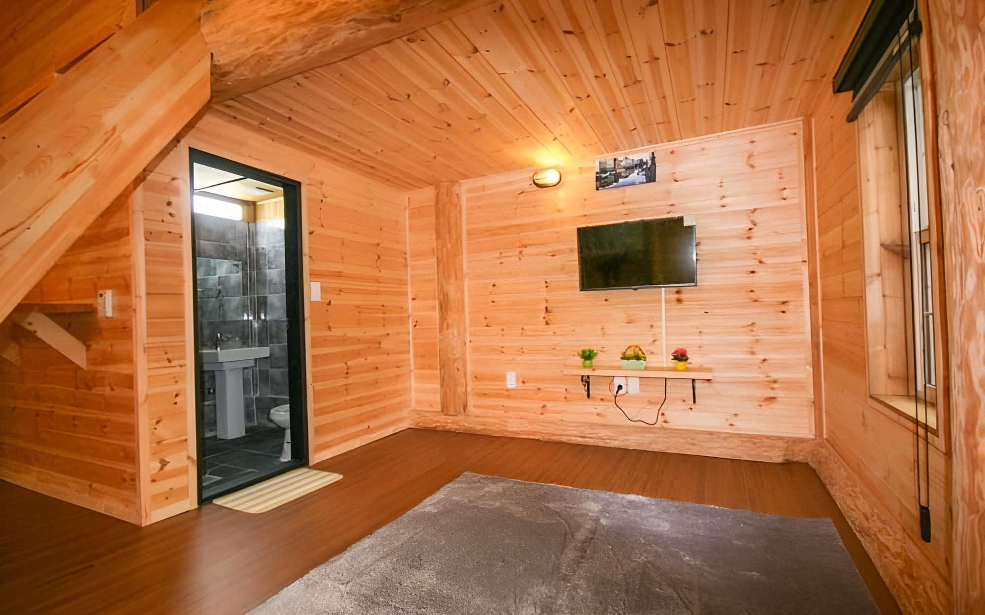 Room (Dew (Duplex))