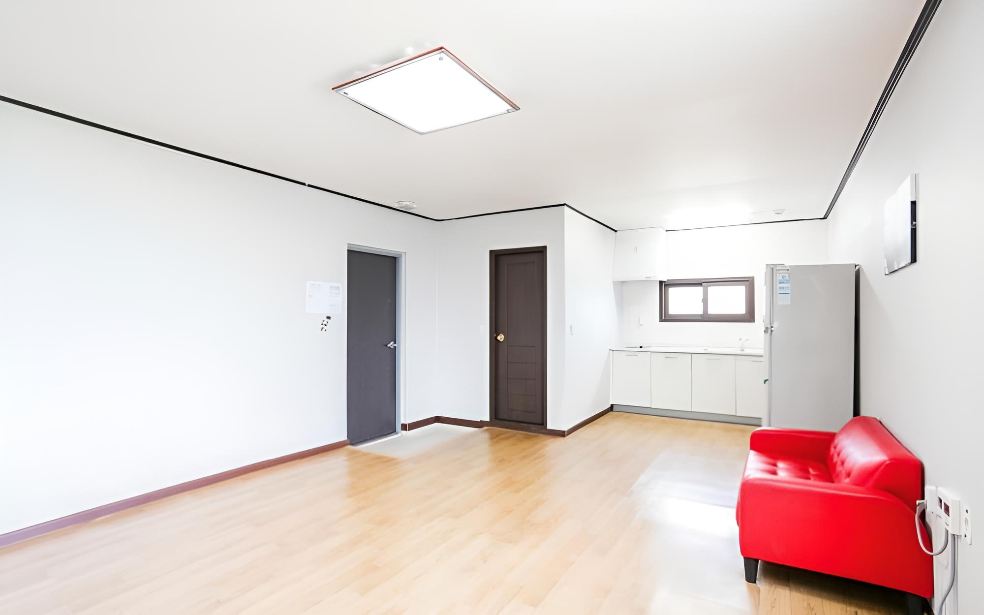 Room (Building B Room 202 (Large Ondol Room) photo 2