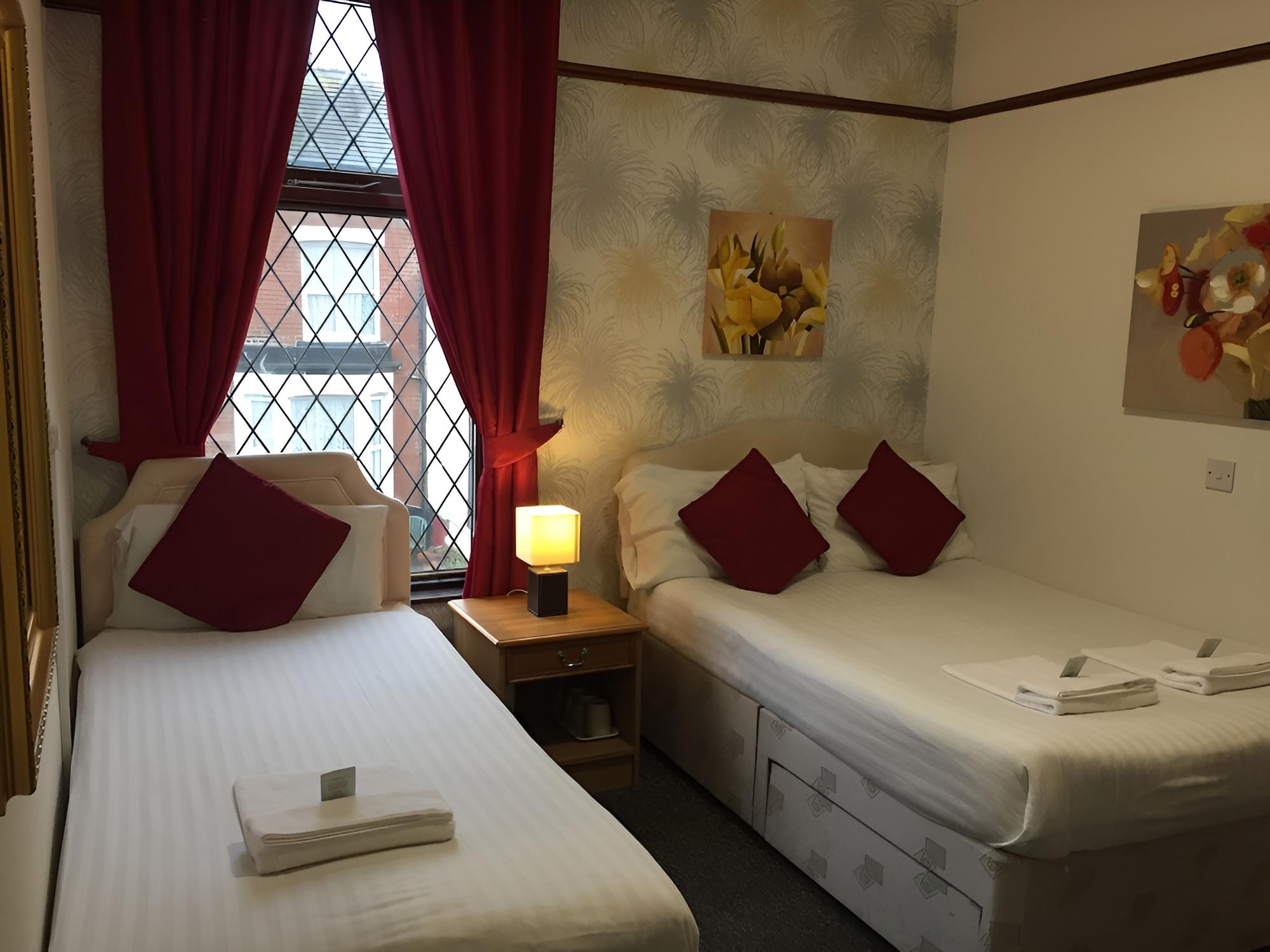 Triple Room, Ensuite (Room (Sleeps-3 ))
