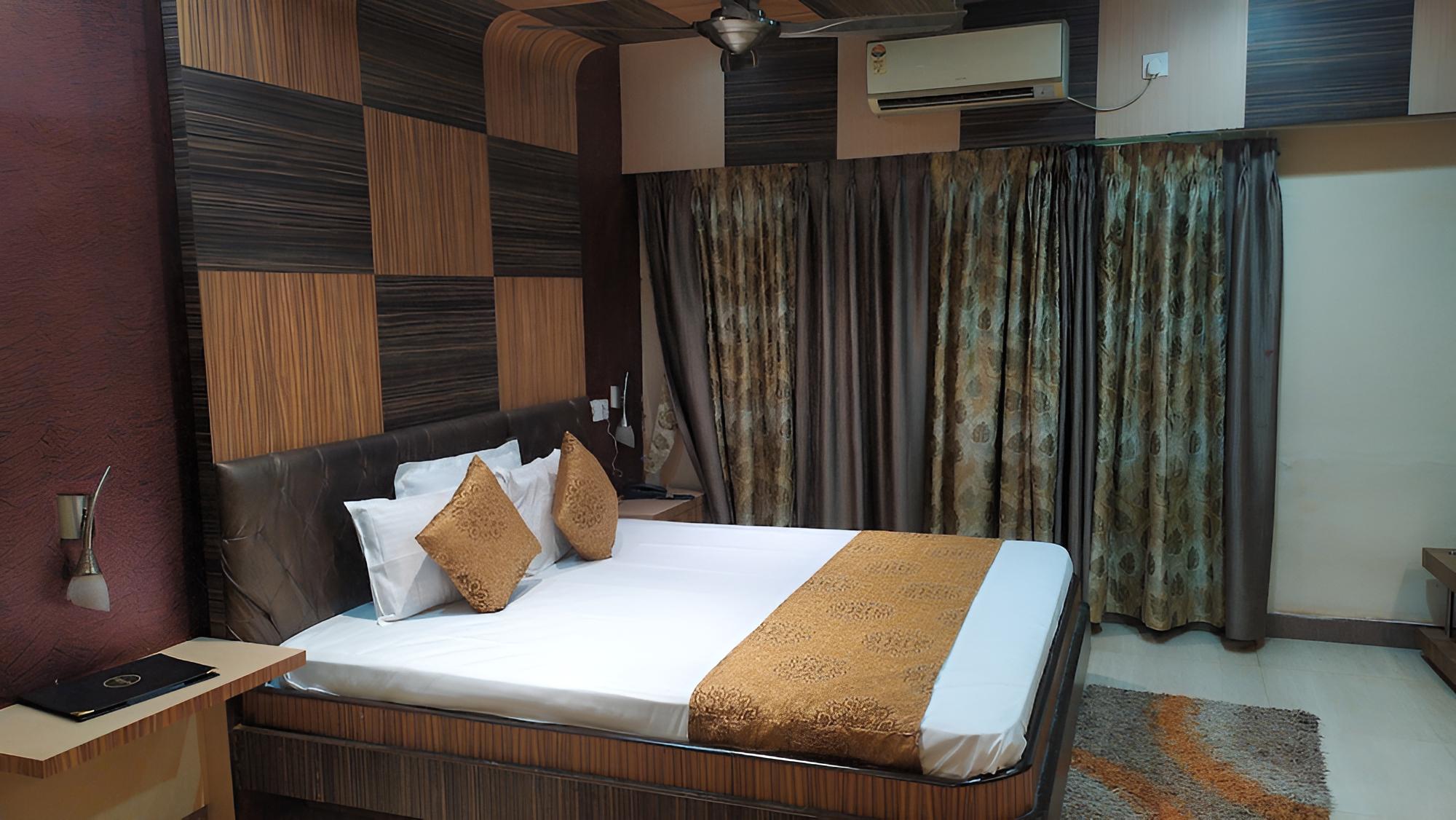 Deluxe Suite, 1 Double Bed, Balcony