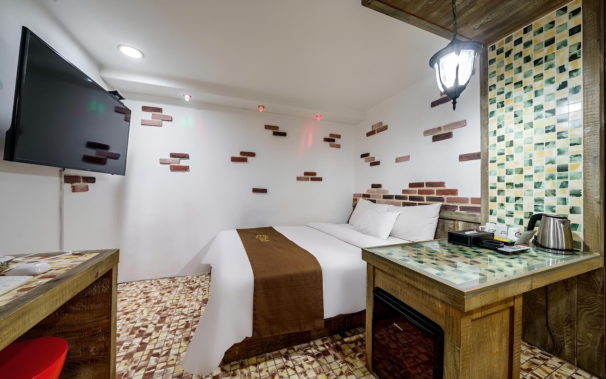 Room (Standard Room (Must Inquire In-advanc)