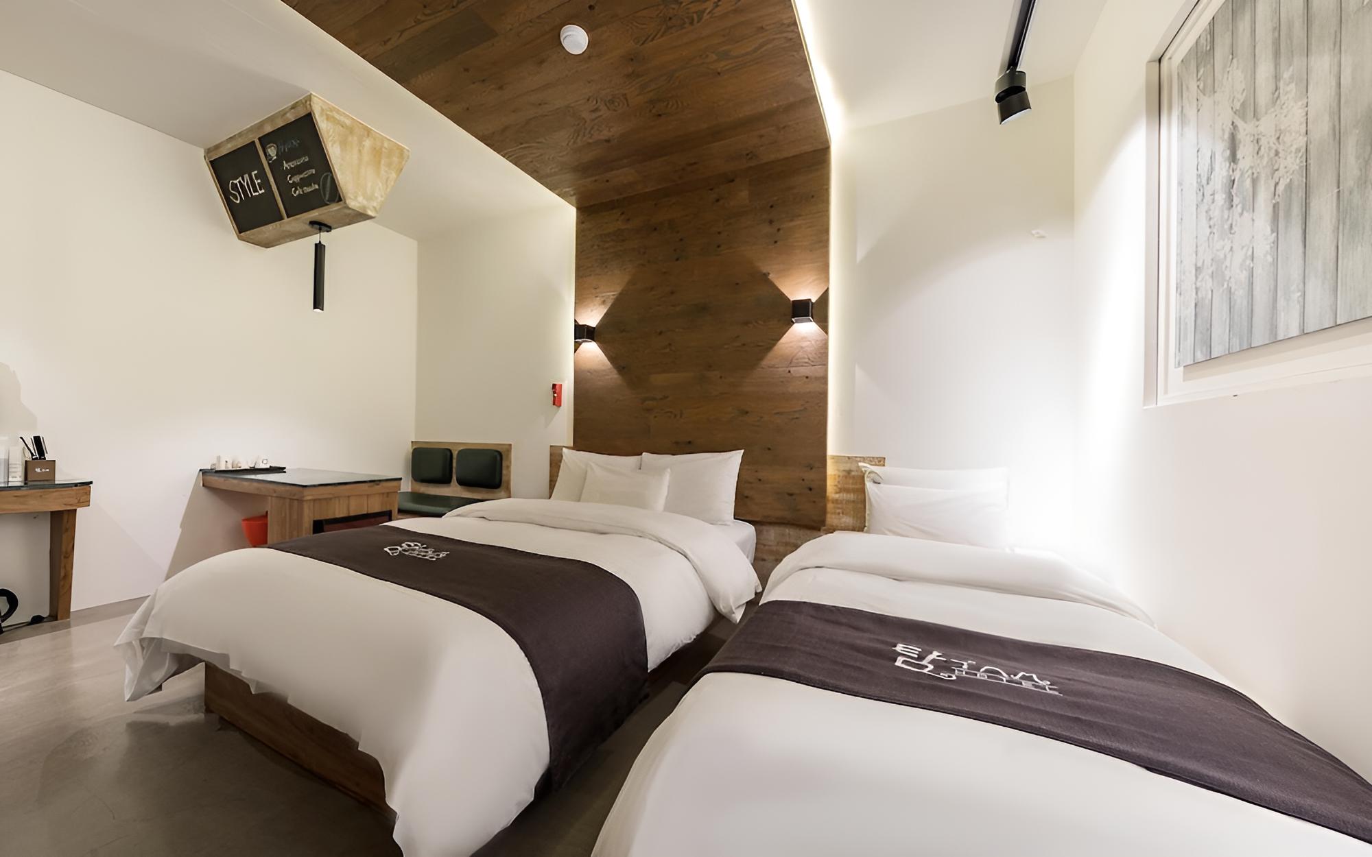 Room (Twin (Must Inquire In-advance for Con)