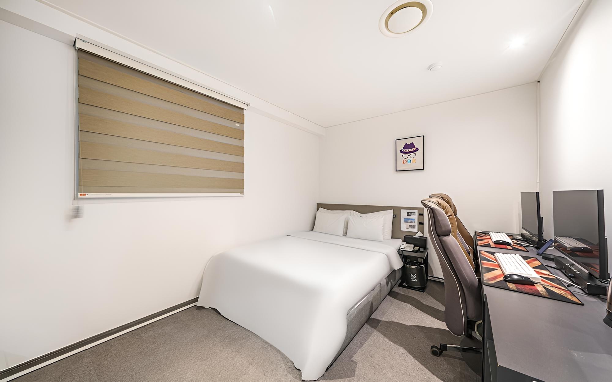 Room (Deluxe 1660 Couple PC GTX1660 (Netfli)
