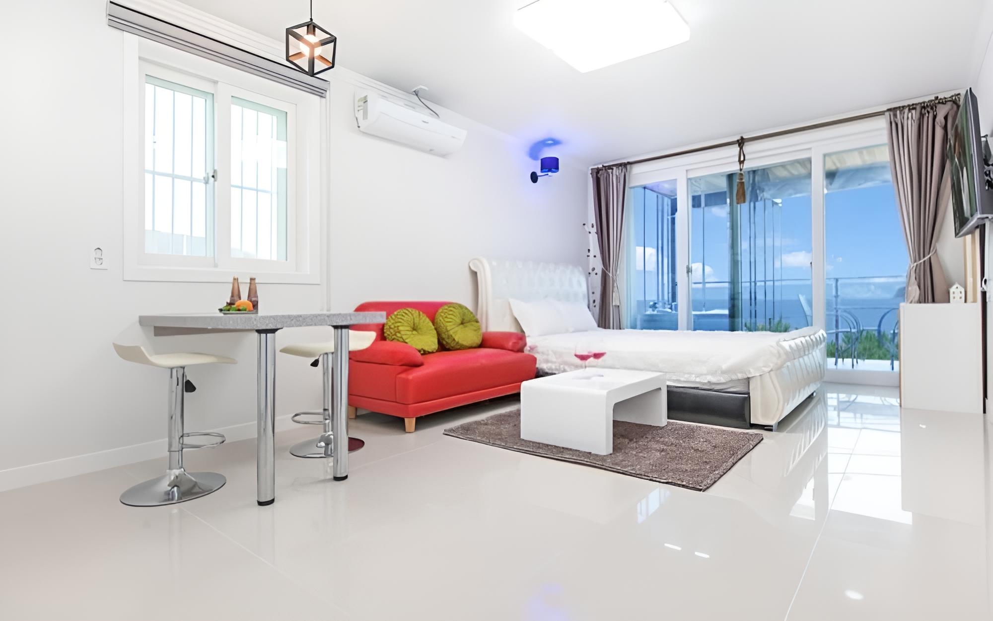 Room (Building B Room 402 (Spa/Ocean View/P)