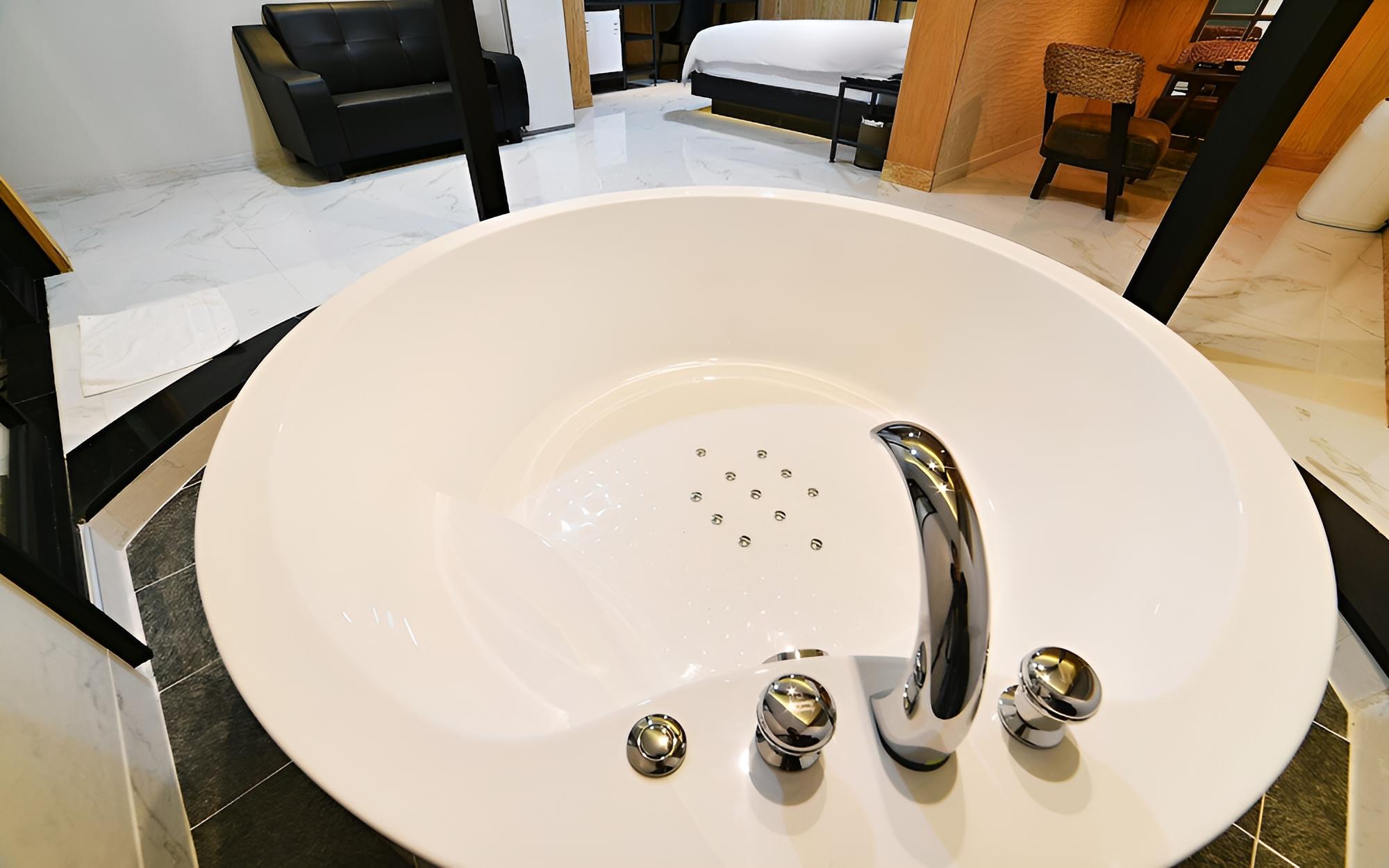 Room (1 room 1 parking VIP (family bath sty) - Photo 5