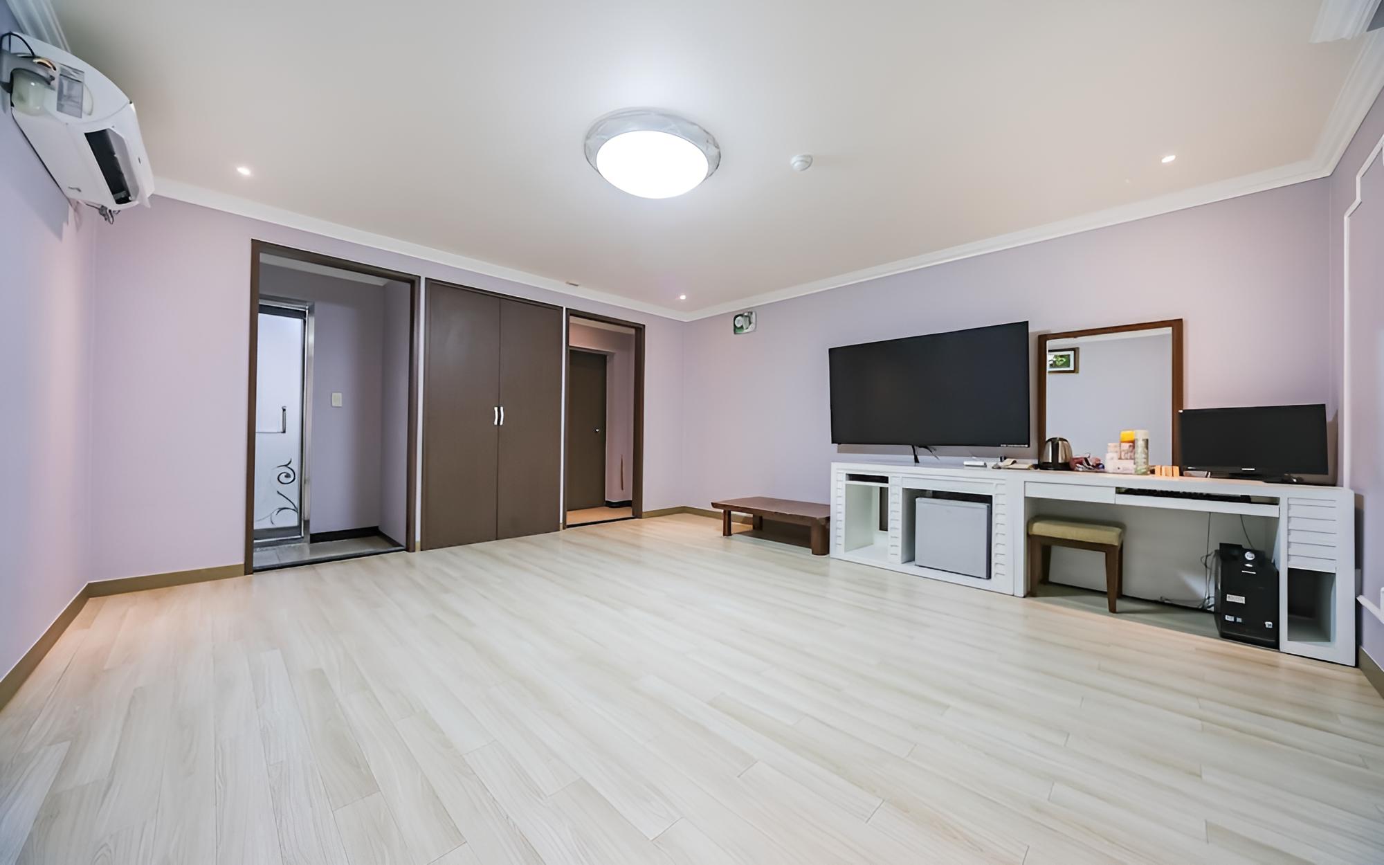 Room (Suite Korean Room (Bidet PC Netflix A)