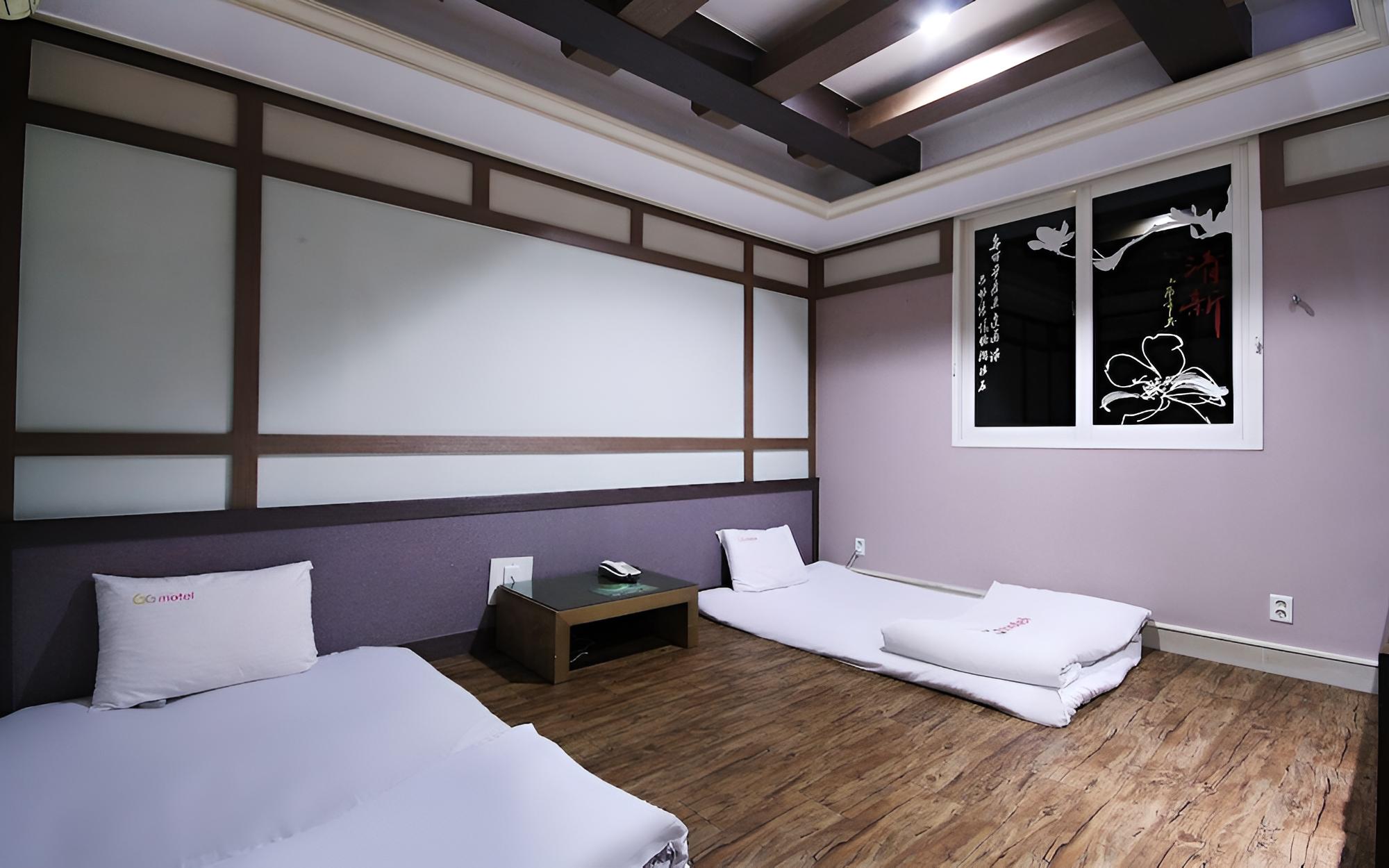 Room (Ondol (Netflix installation))