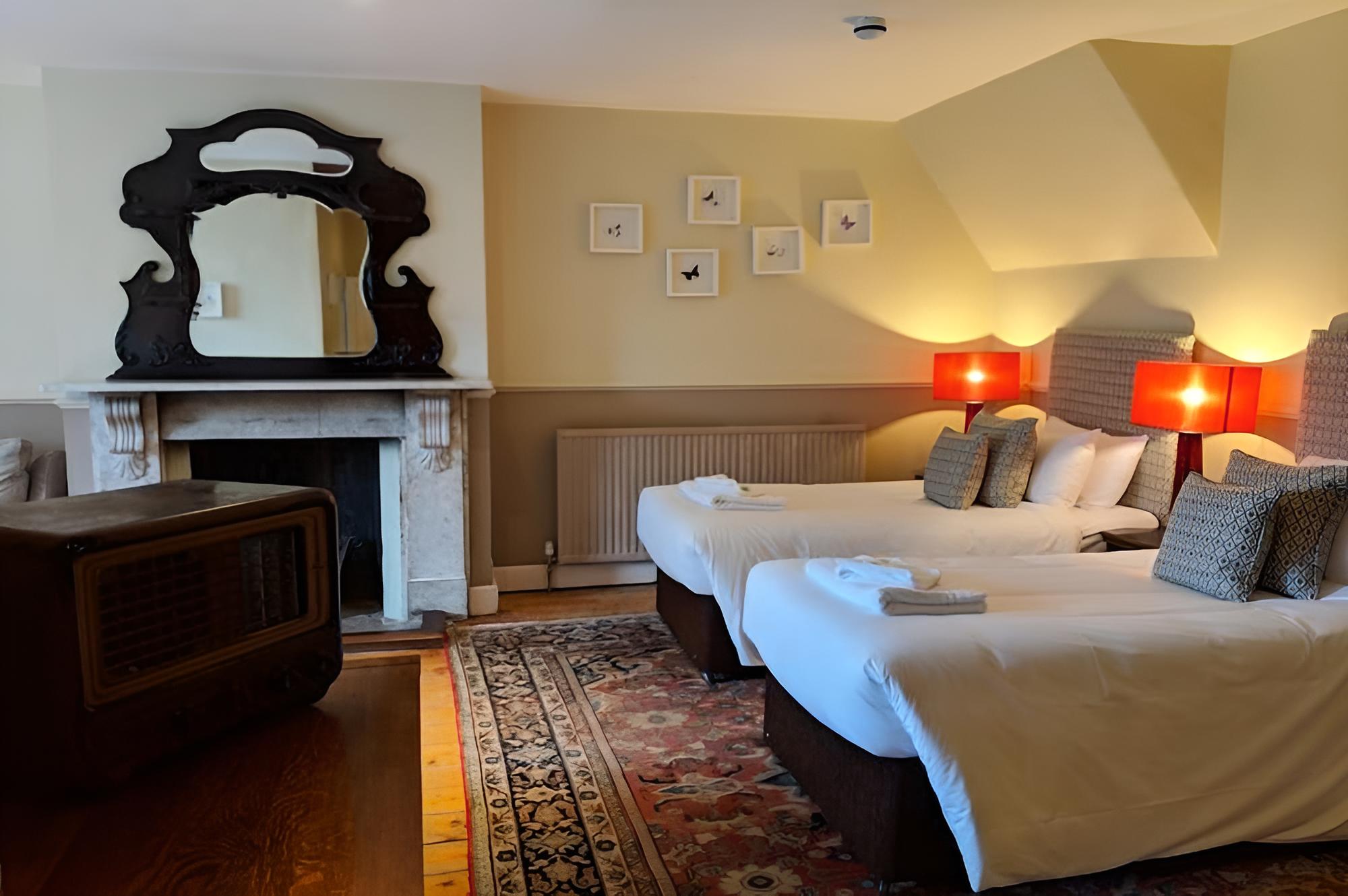 Twin Room, Ensuite (Accessible Country)