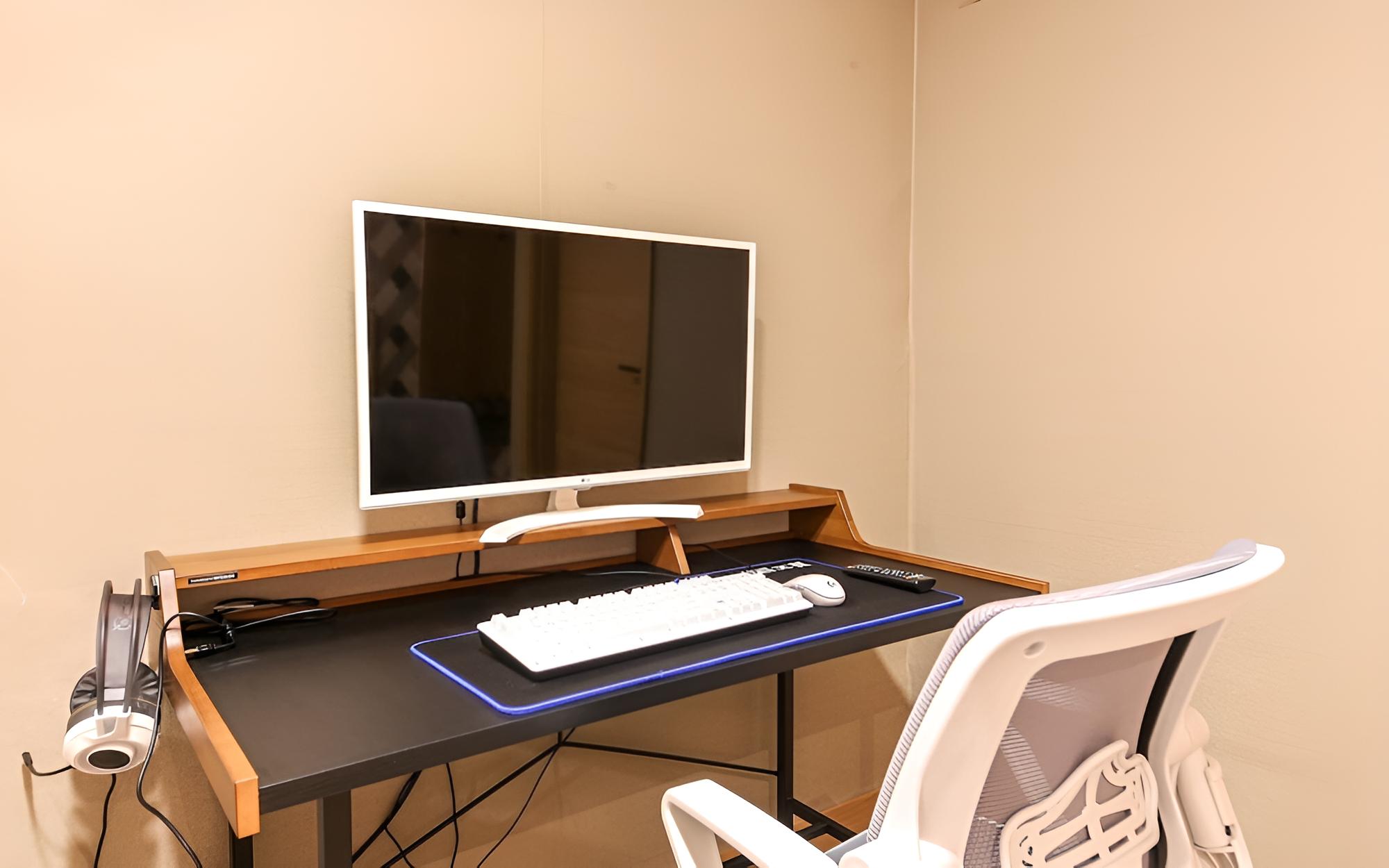 Room (Superior High Performing Gaming PC (S) - Photo 1
