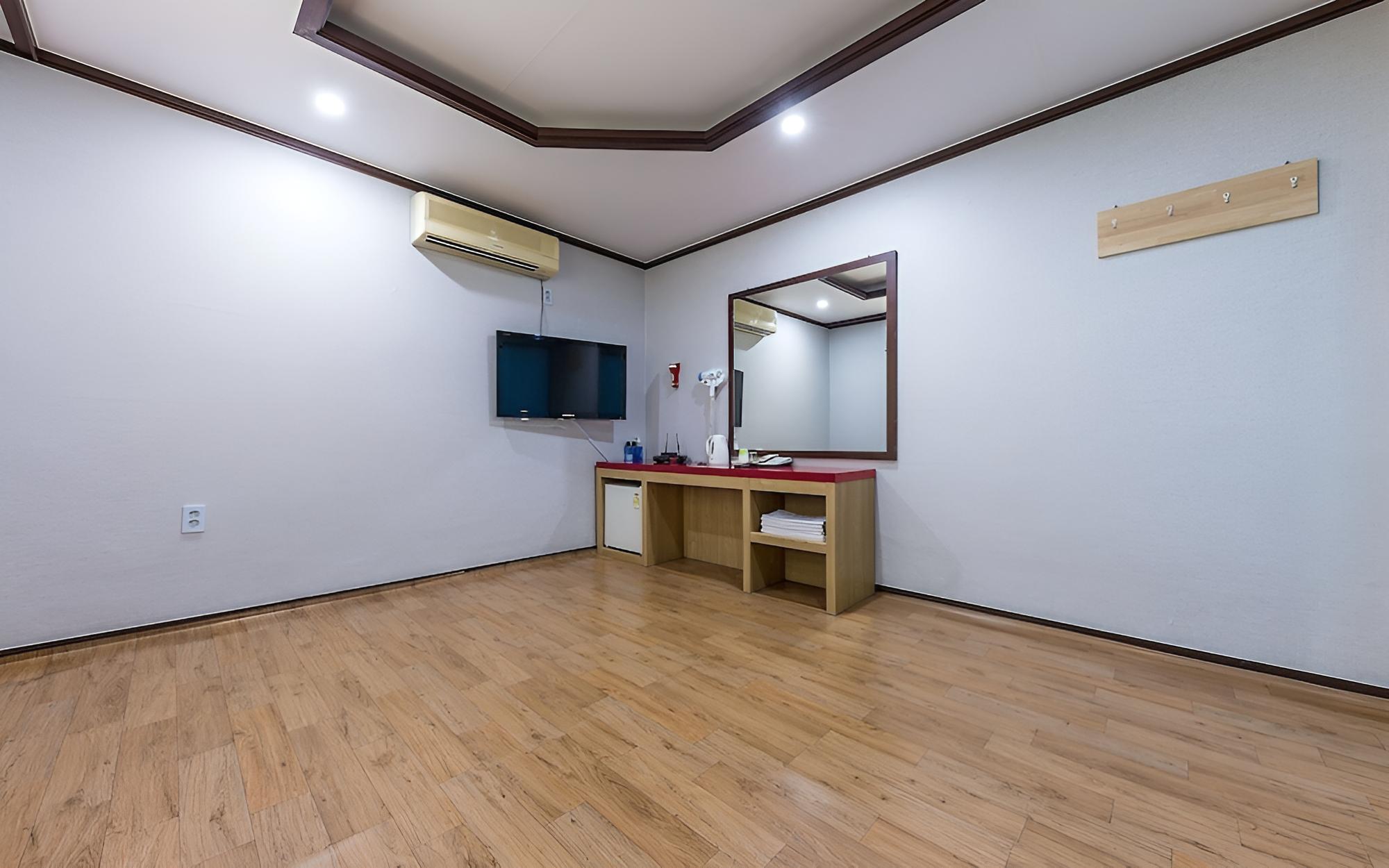 Room (Ondol (cancellation not possible 3 da)