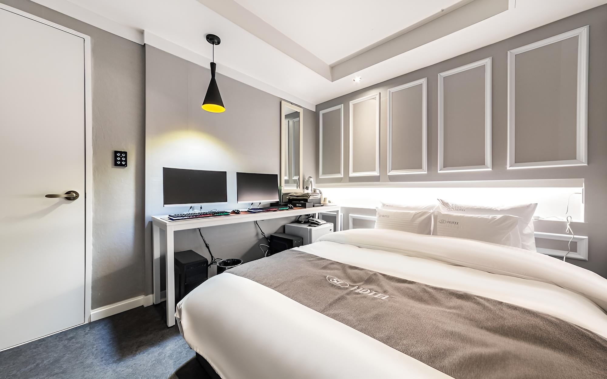 Room (Couple PC Room)