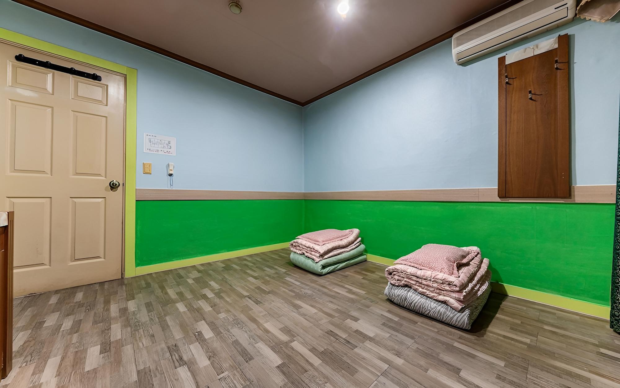 Room (Ondol (Additional charge of KRW 5000 ) - Photo 7