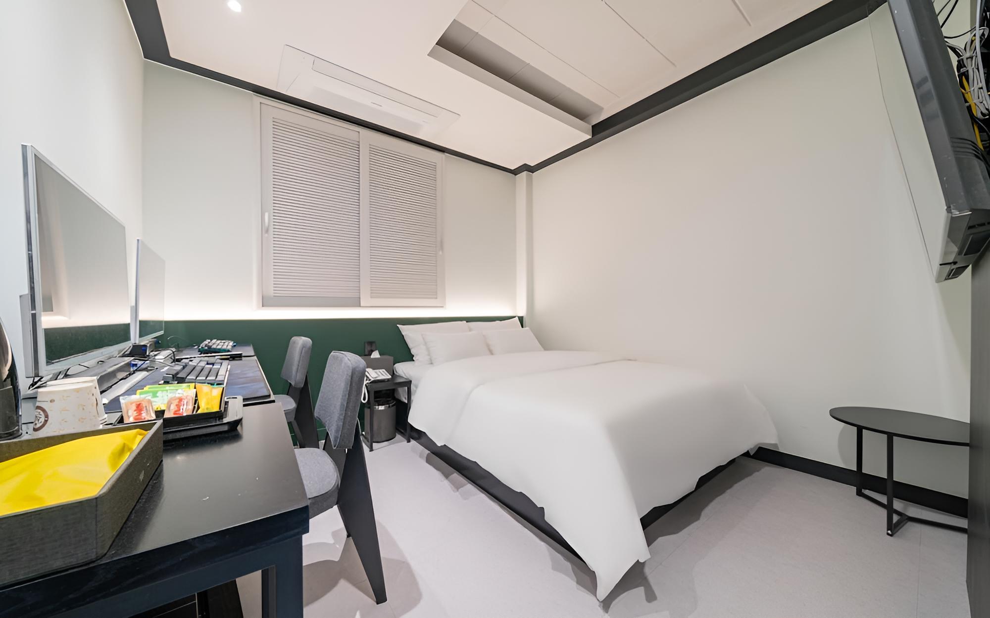 Room (Game Room 2PC (OTT))
