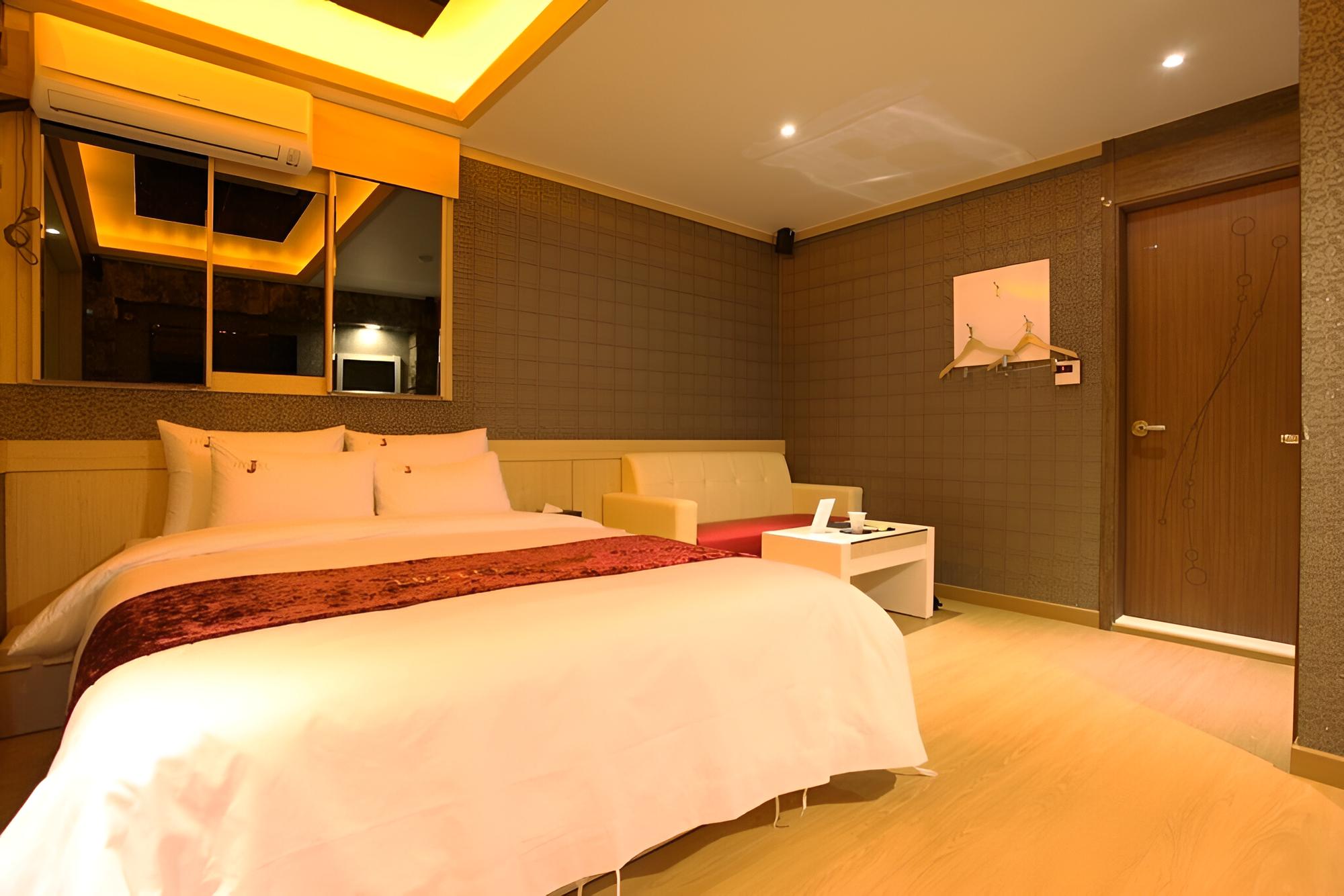 Room (Semi-Special Room) - Photo 14