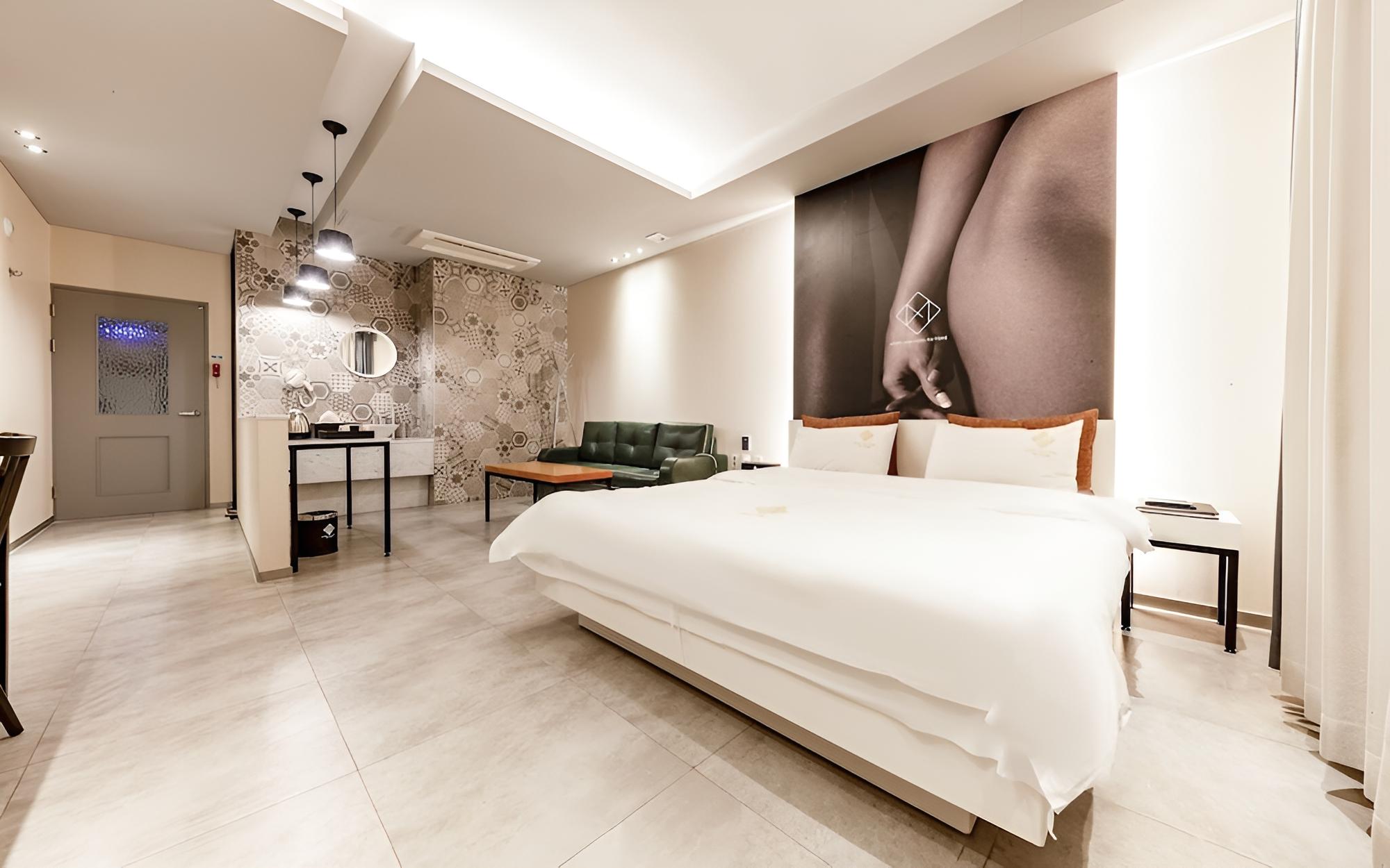 Room (Suite)