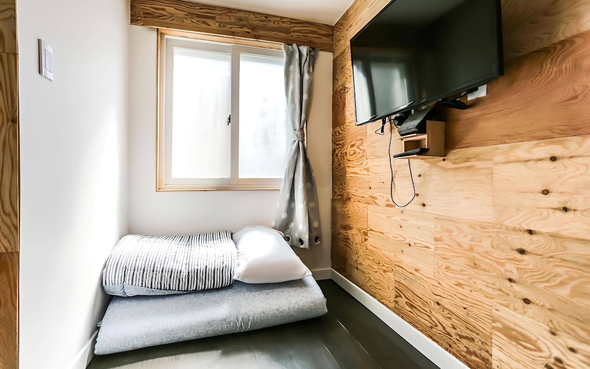 Room (Single room)