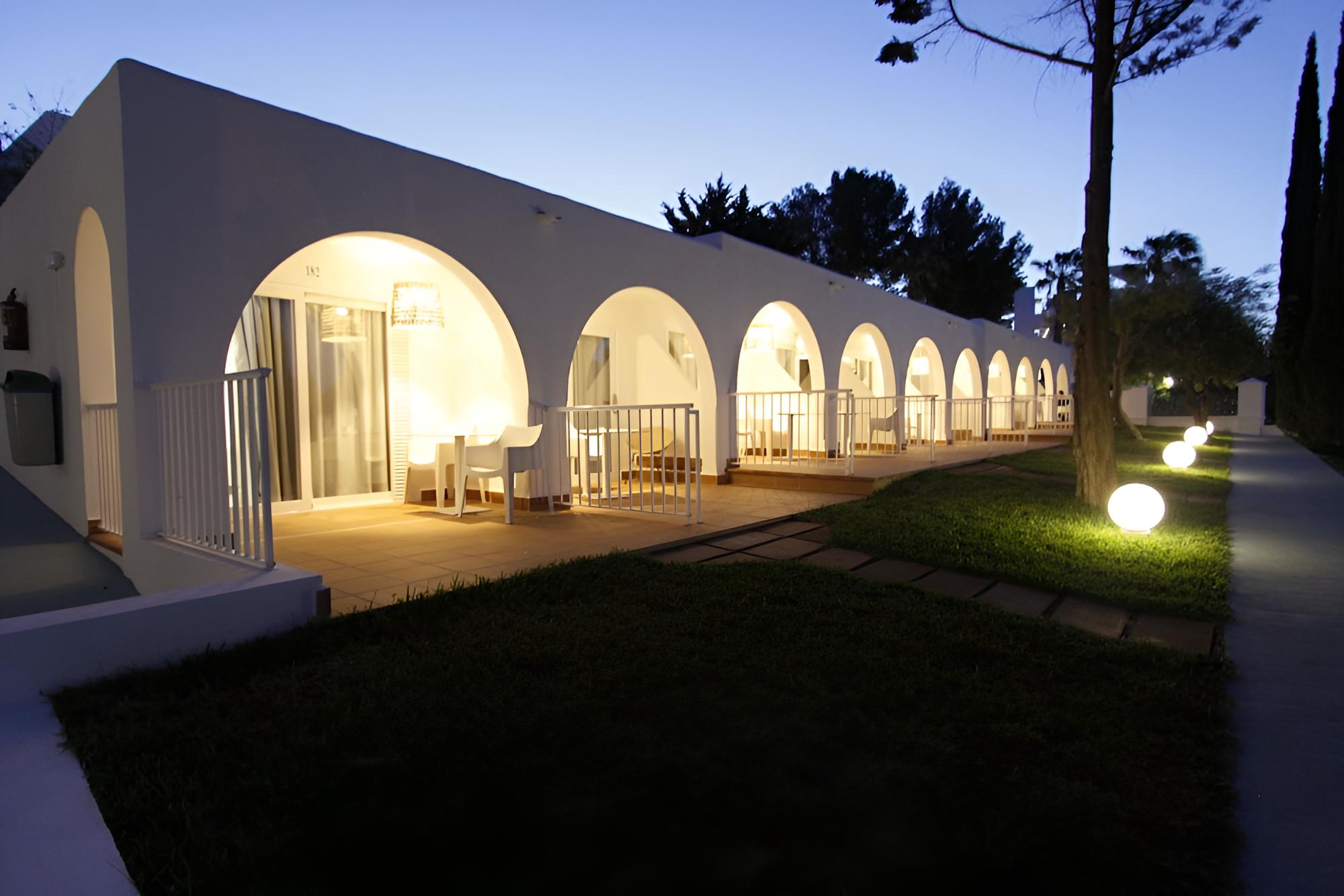 Standard Triple Room, Balcony (2 adults + 1 child)