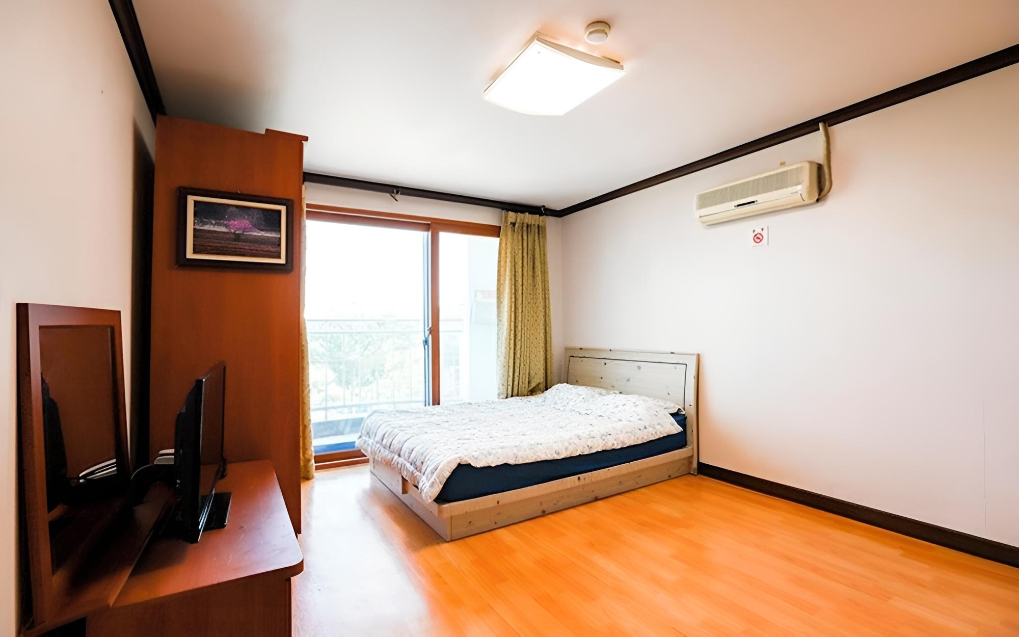 Room (Bed Room-303)