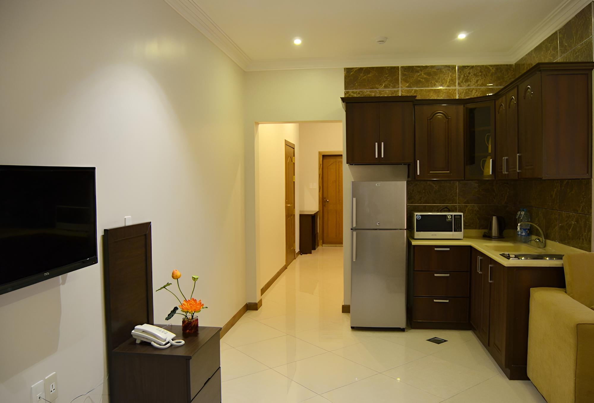 3 Bedrooms Apartment photo 1