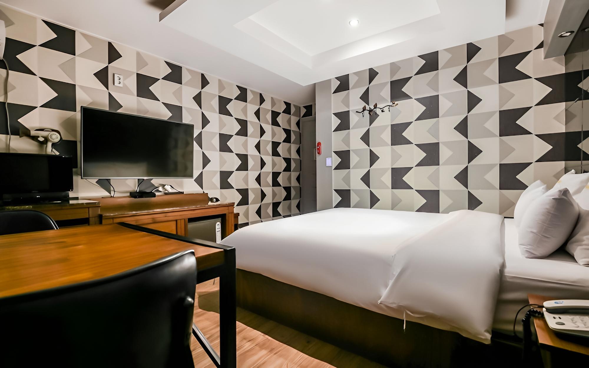 Room (Standard room (natural hot spring wat) - Photo 12