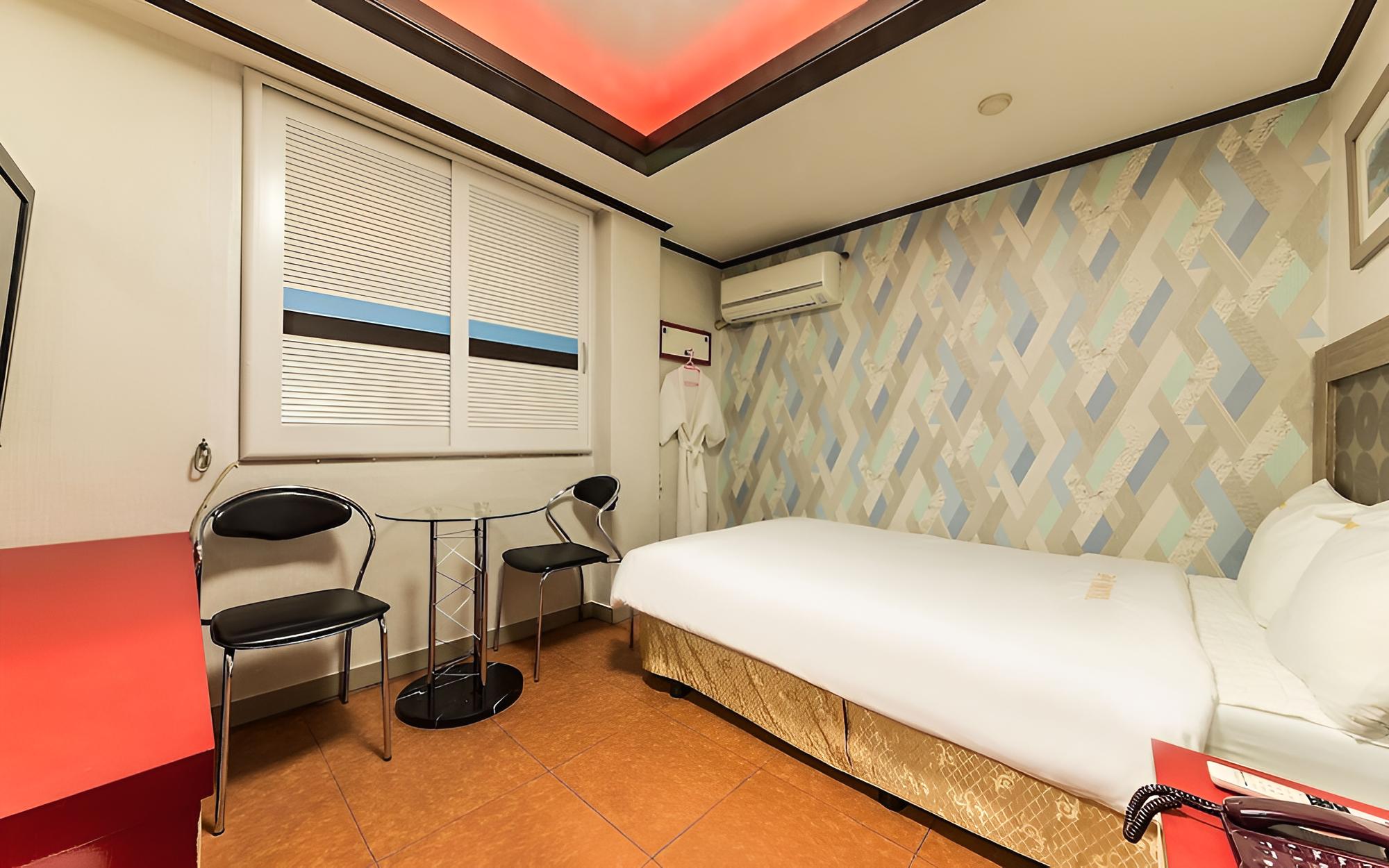 Room (Standard)