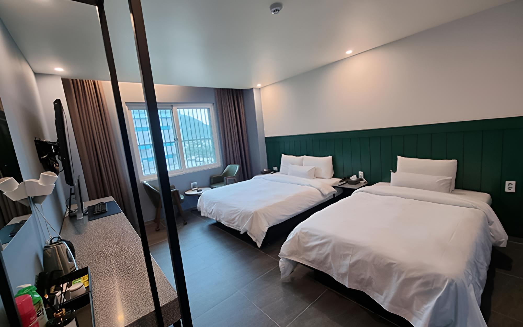 Room (Two Bedrooms)