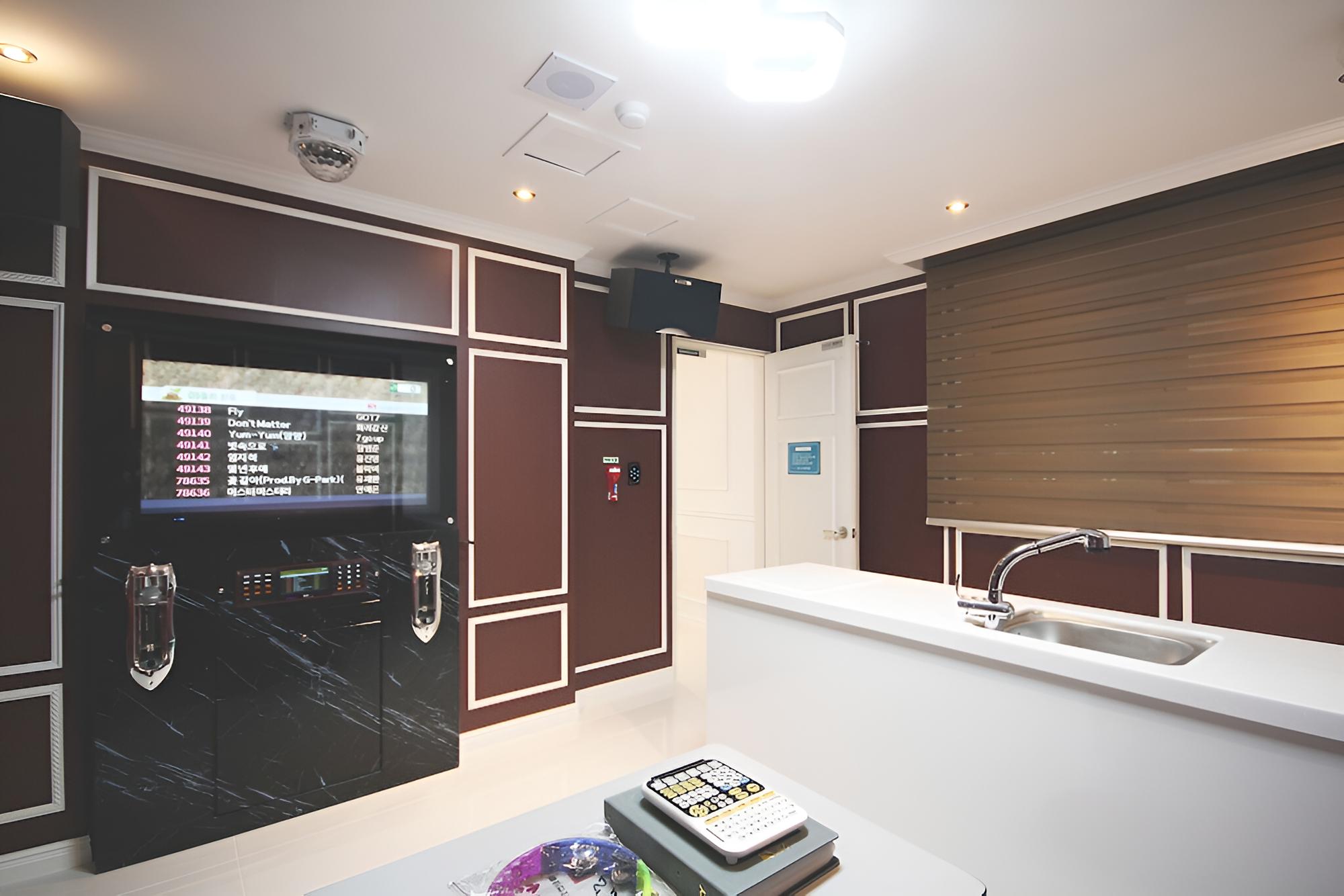 Room (Event Room (Karaoke + Spa))