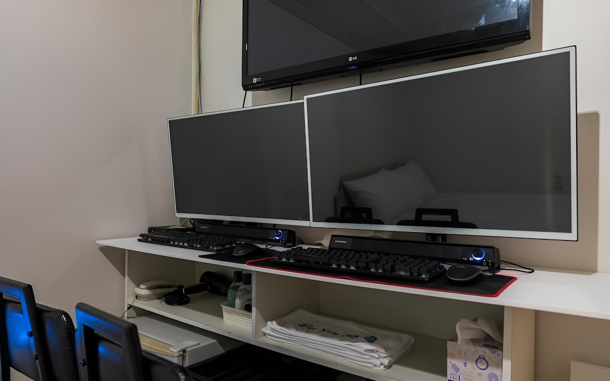 Room (Deluxe room-Overwatch available)