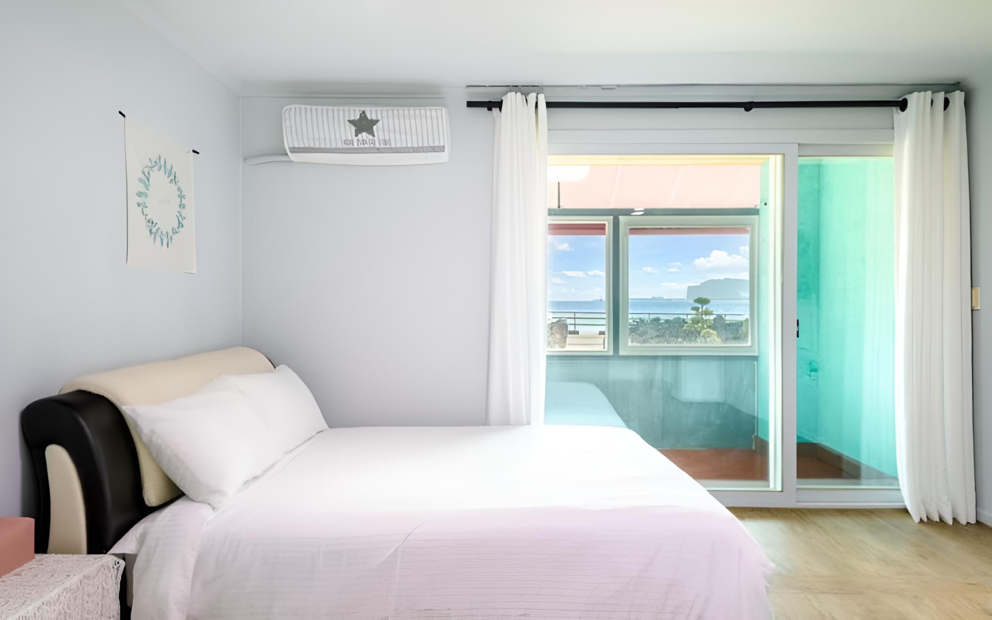 Room (Couple Ocean View (Random Assignment))