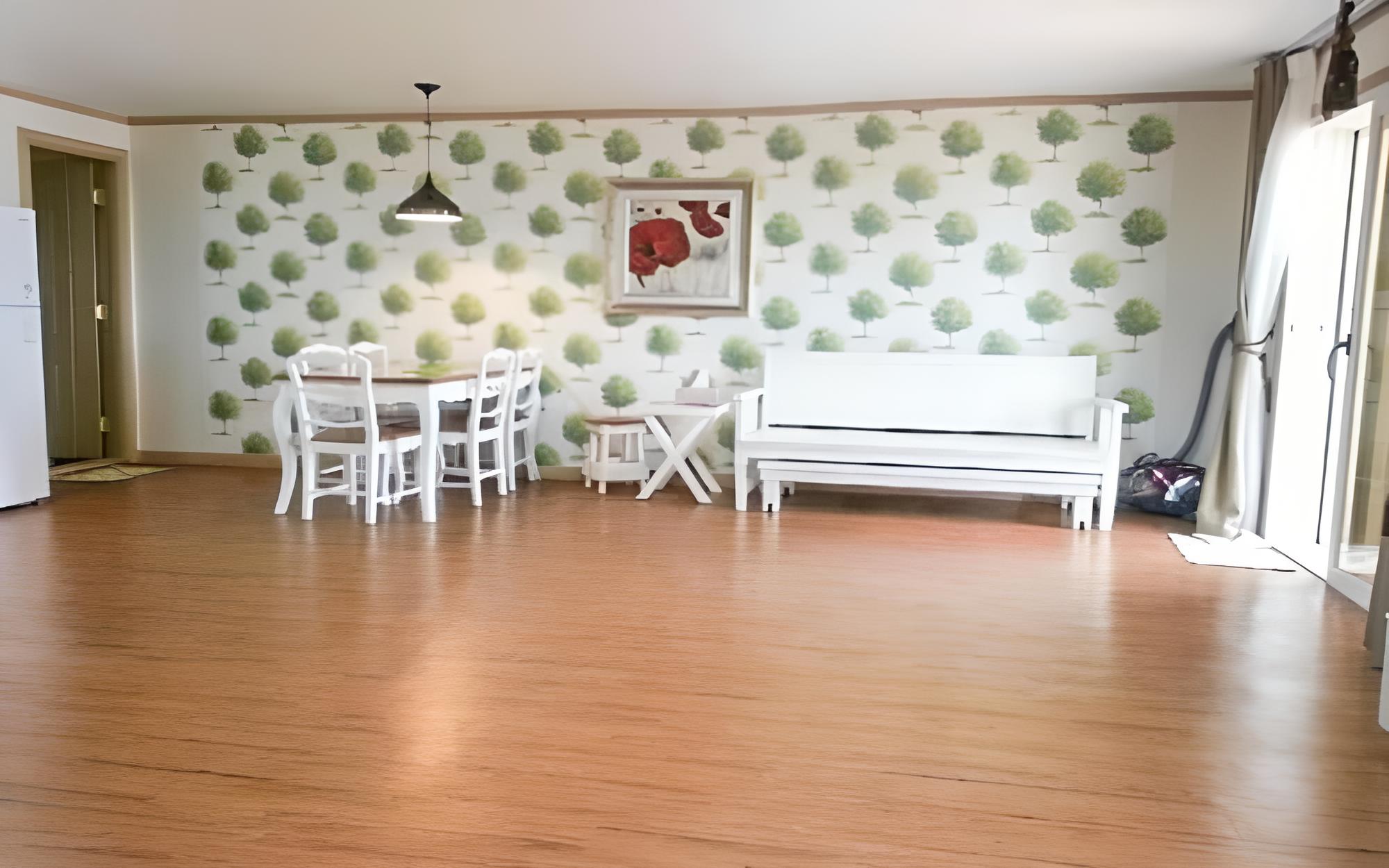 Room (30 pyeong-ondol room)