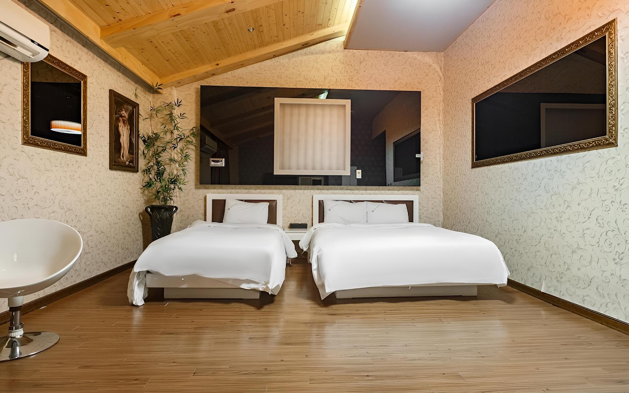 Room (Business Twin (Double+Single/Room for) - Photo 6