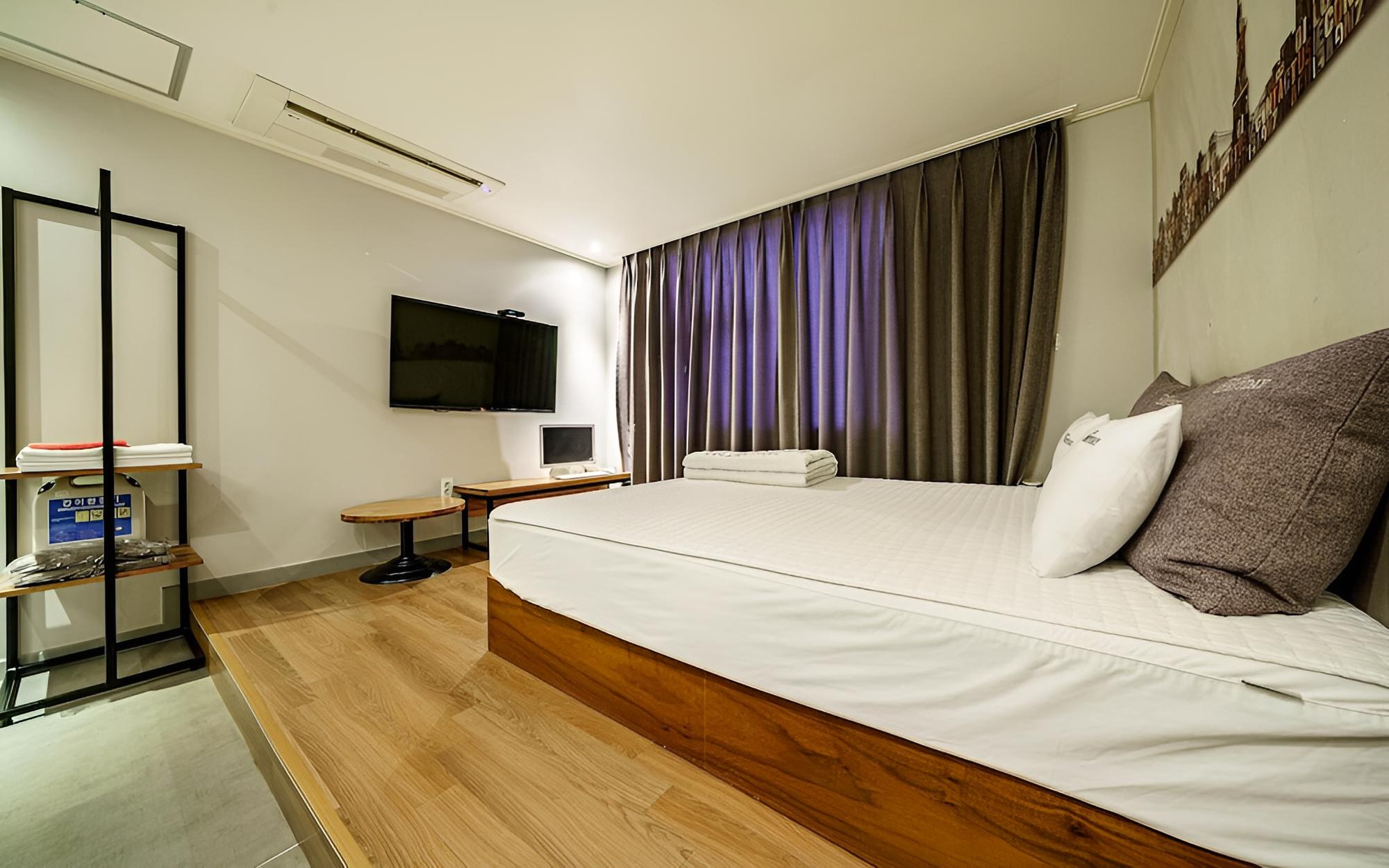 Room (Premium B (21:00-12:00 the next day N)