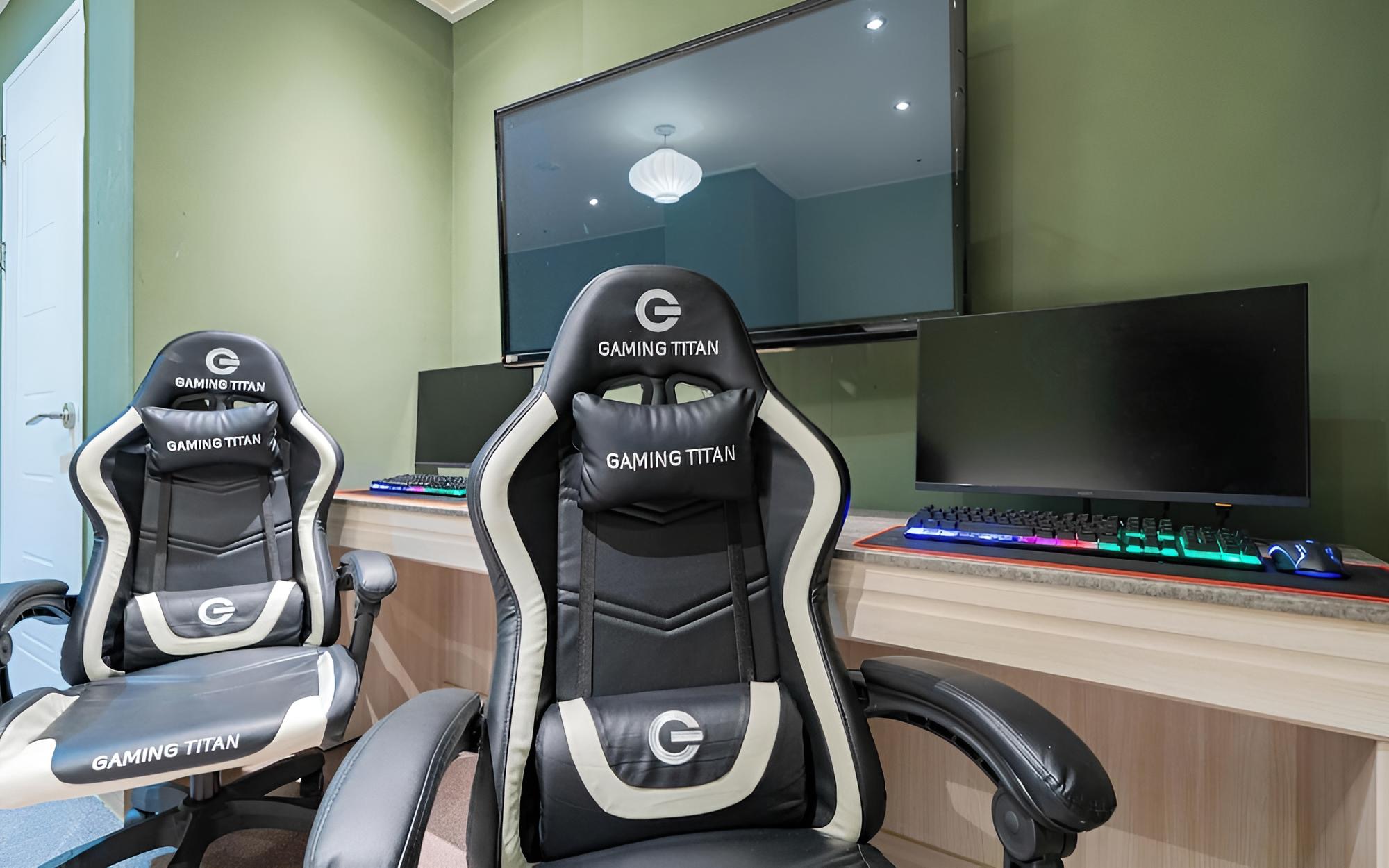 Room (Game Room (Netflix Available))