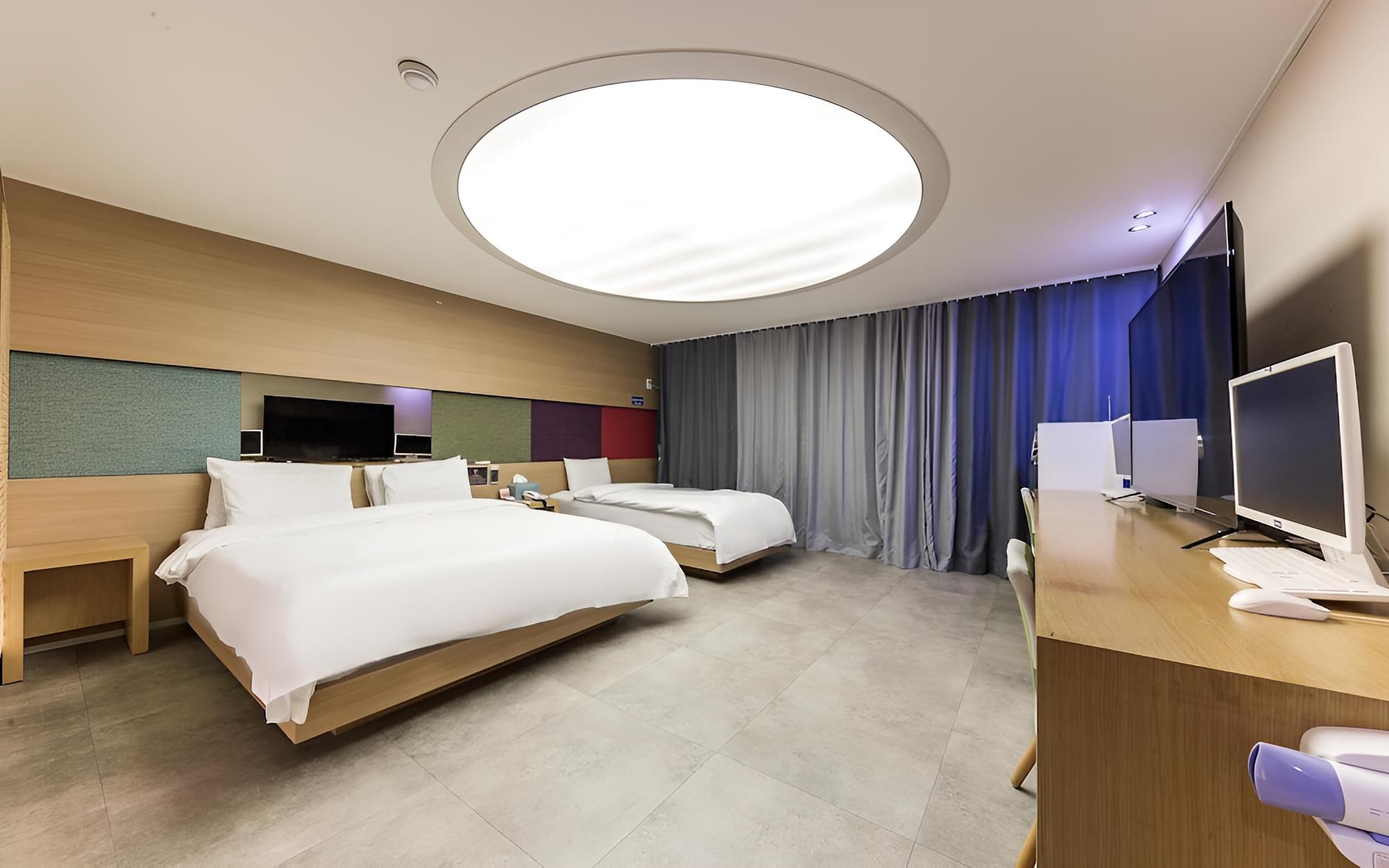 Room (Two beds (double + single bad breakfa) - Photo 1