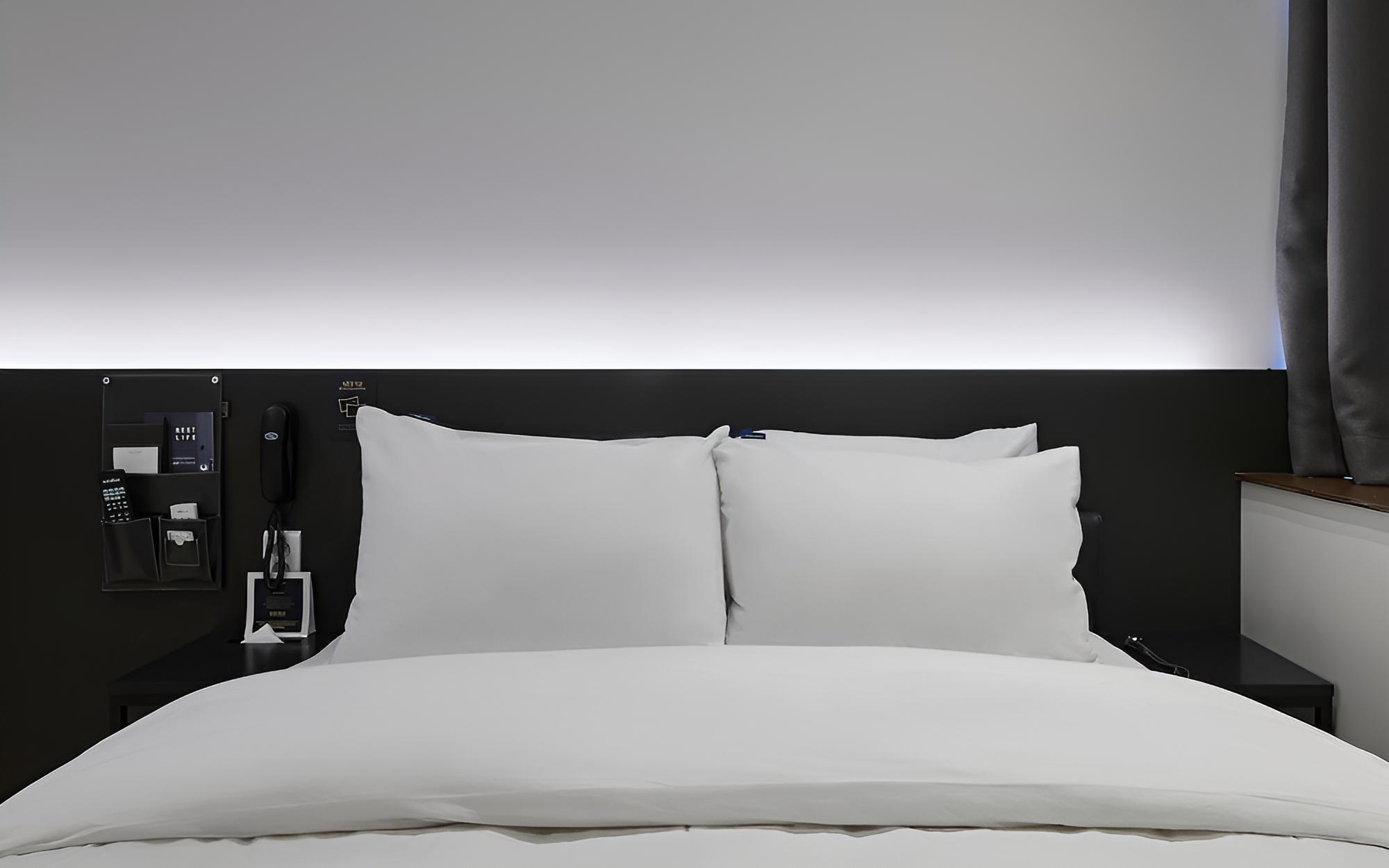 Room (Premium PC (Queen Bed) (2PC Shower Bo)