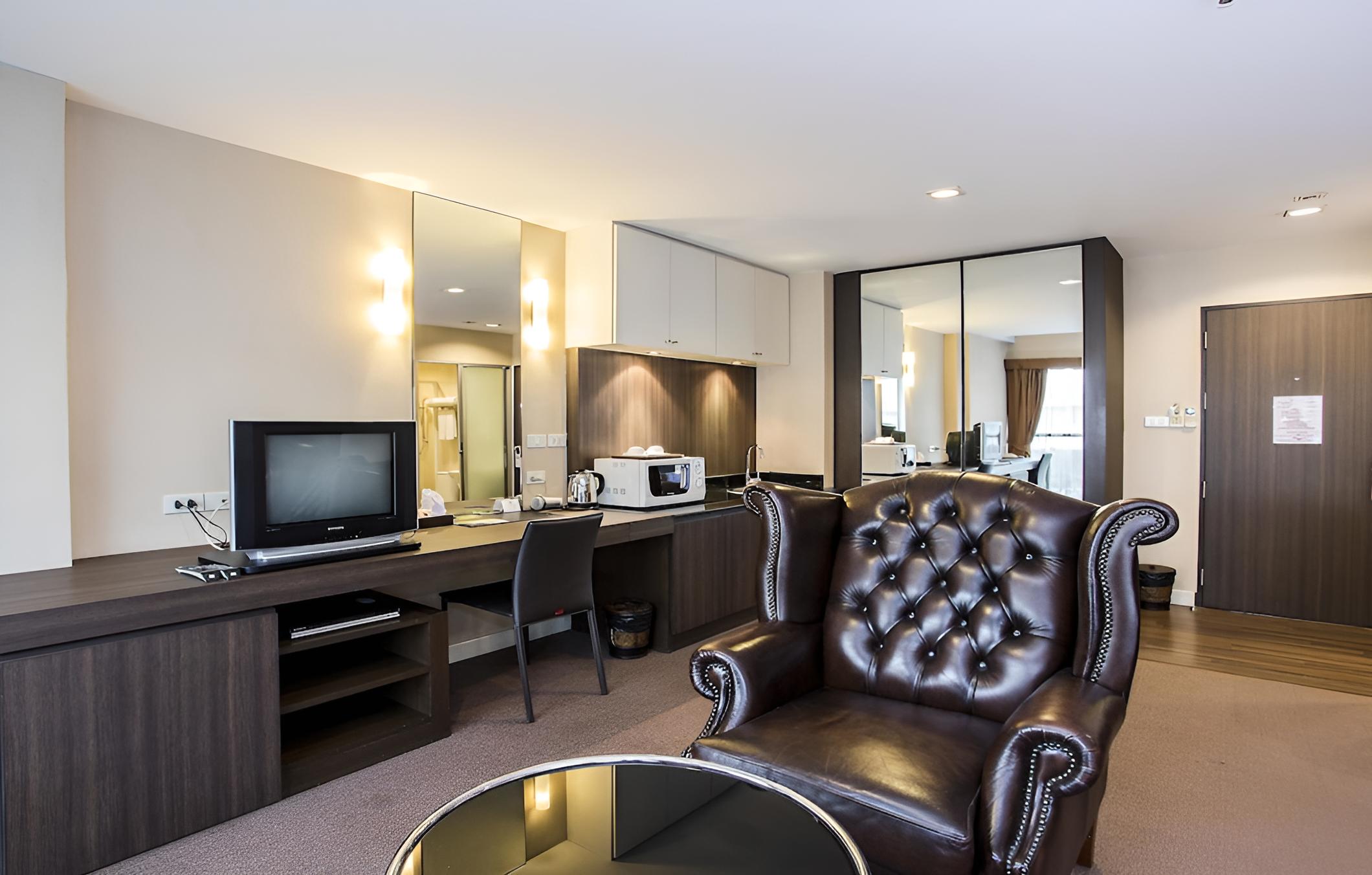 Executive Suite, 2 Twin Beds photo 2
