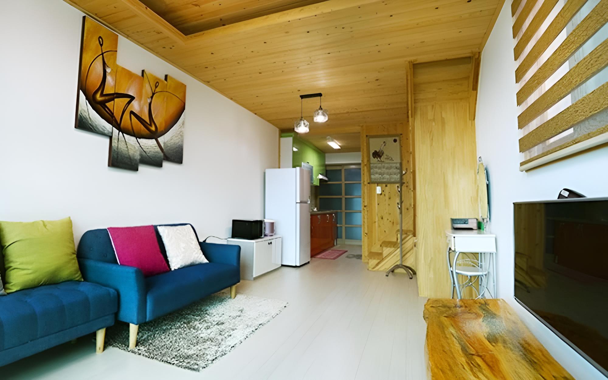 Room (Room 102 (Duplex Ocean view))