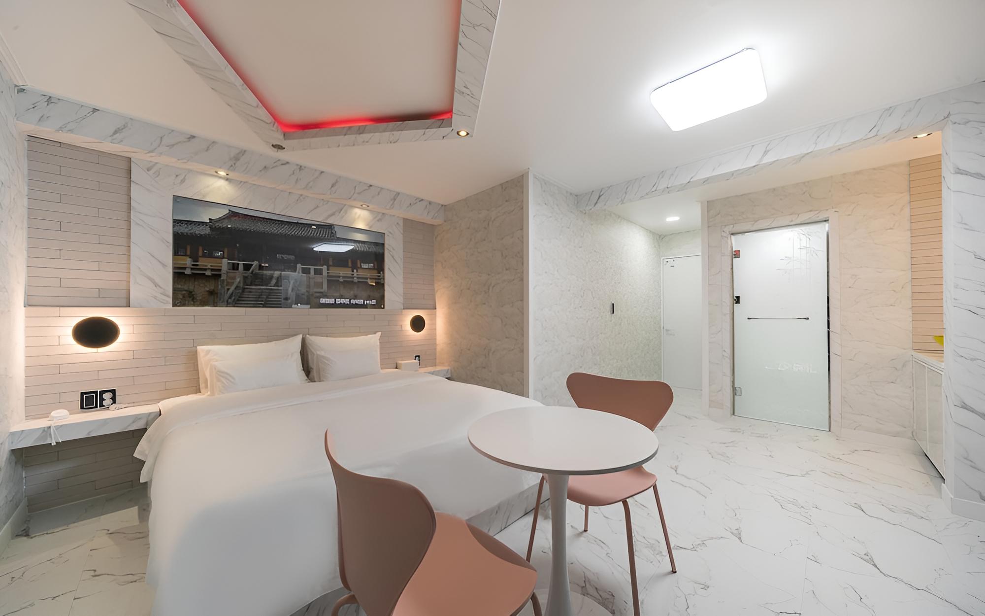Room (Drive-inStandard KingBathtub (Styler6)