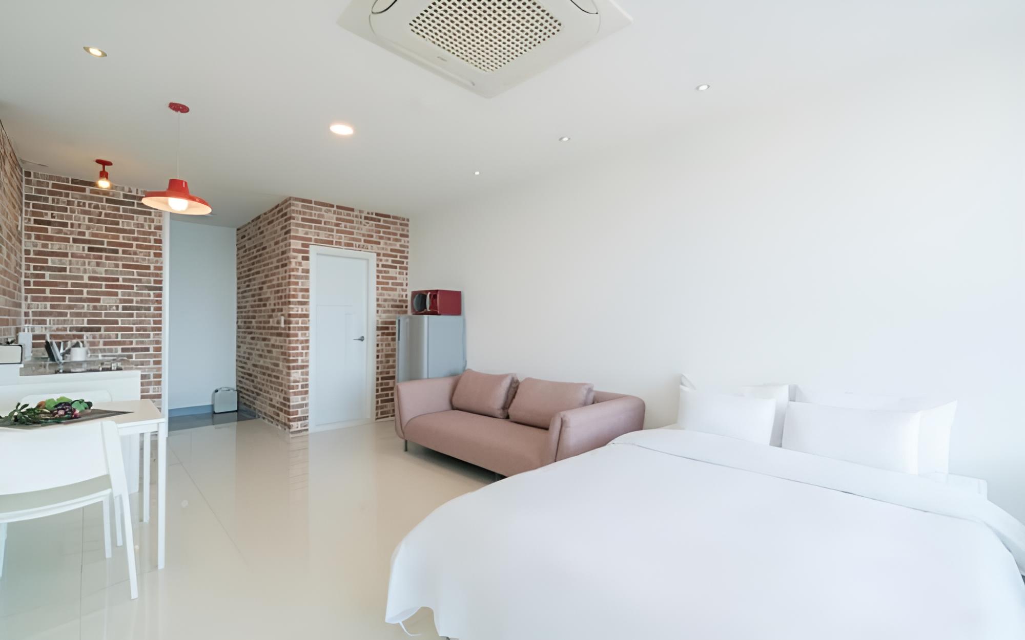Room (Room 402 (Spa Wide Ocean View))