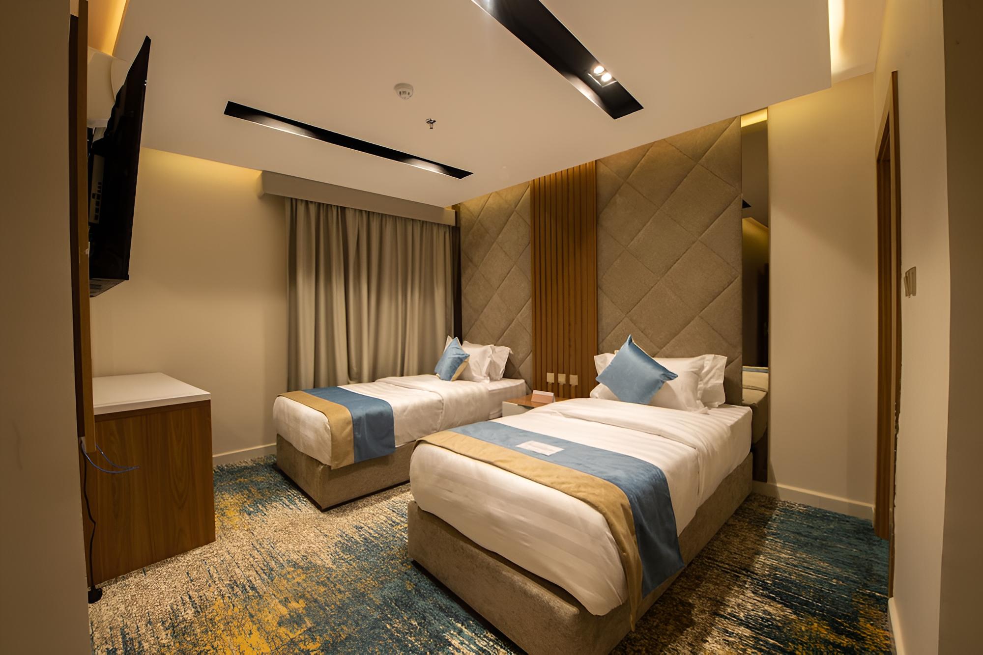 Basic Triple Room, 3 Twin Beds, City View