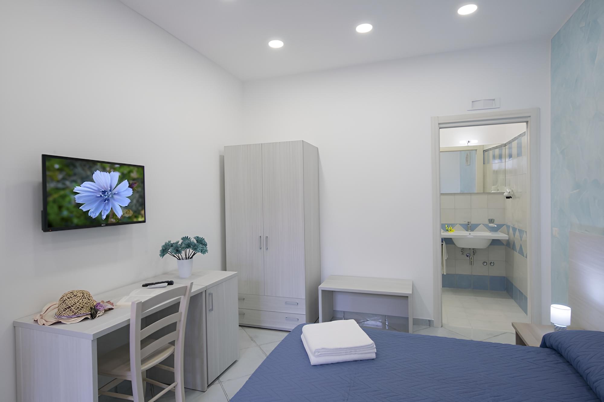 Double or Twin Room photo 3