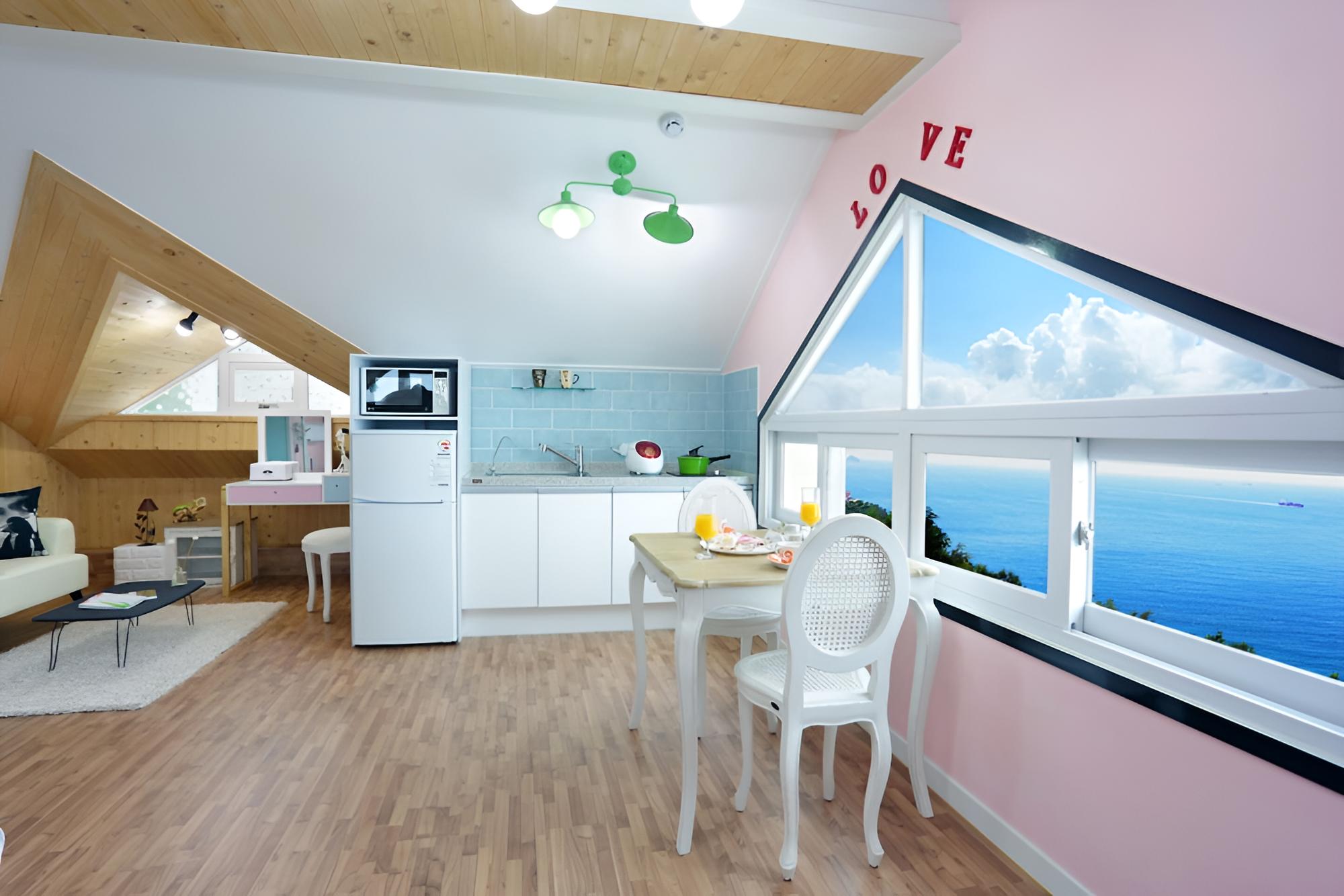 Fiance (Ocean View) photo 2