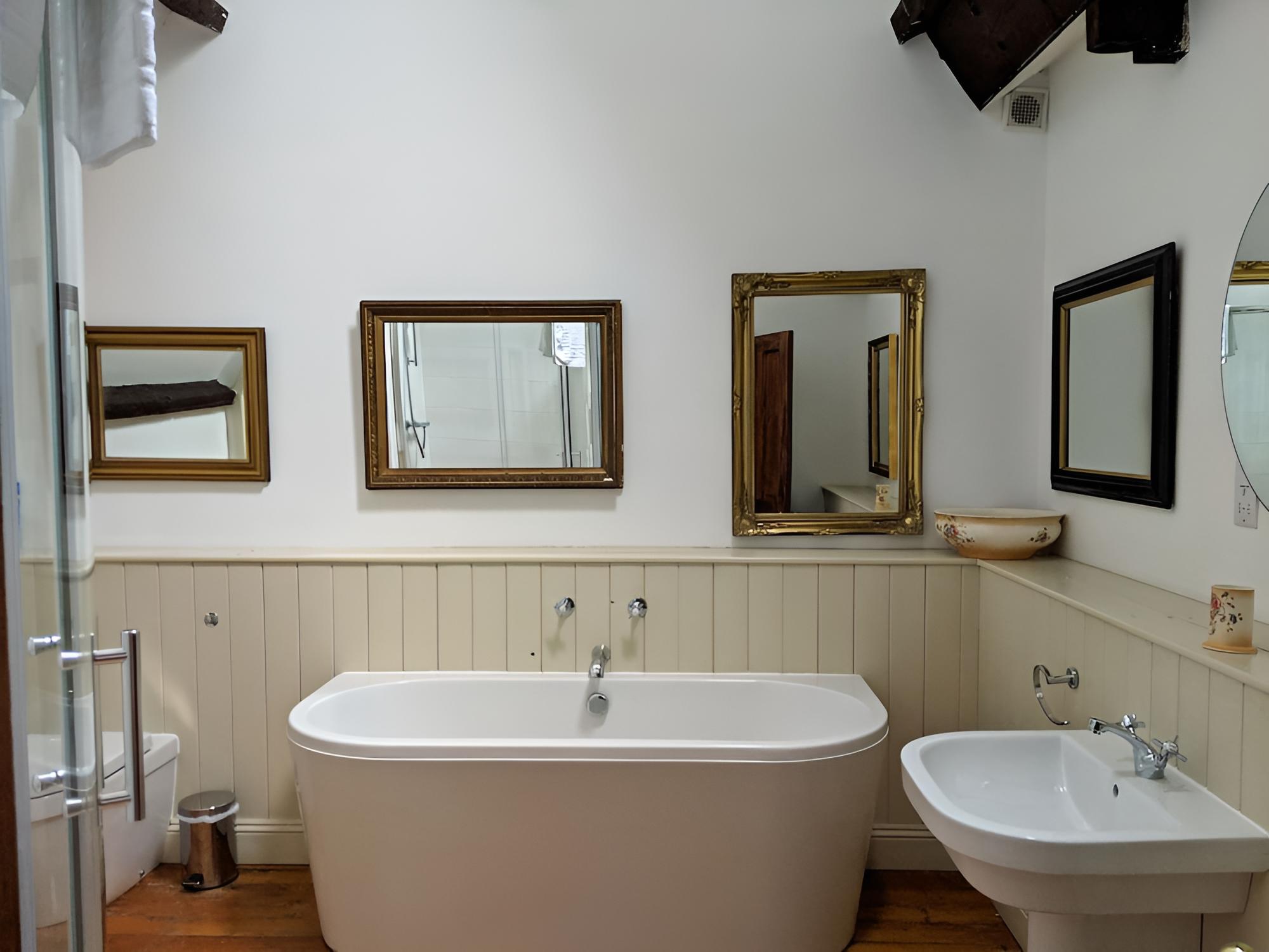 Double or Twin Room, Ensuite (Ginger Suite)